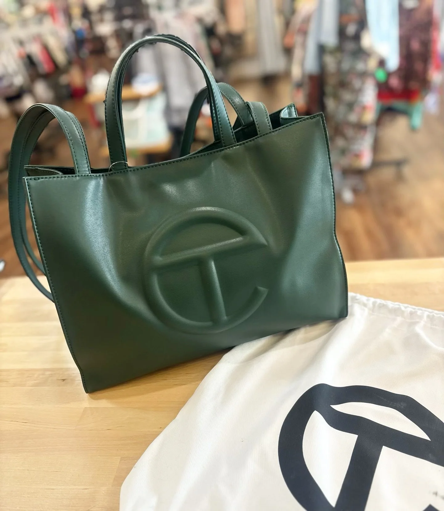 💚Telfar💚 new in at @greenestreetsouthstreet

$200.95

Email us for inquiries!
📧southstreet@greenestreet.com