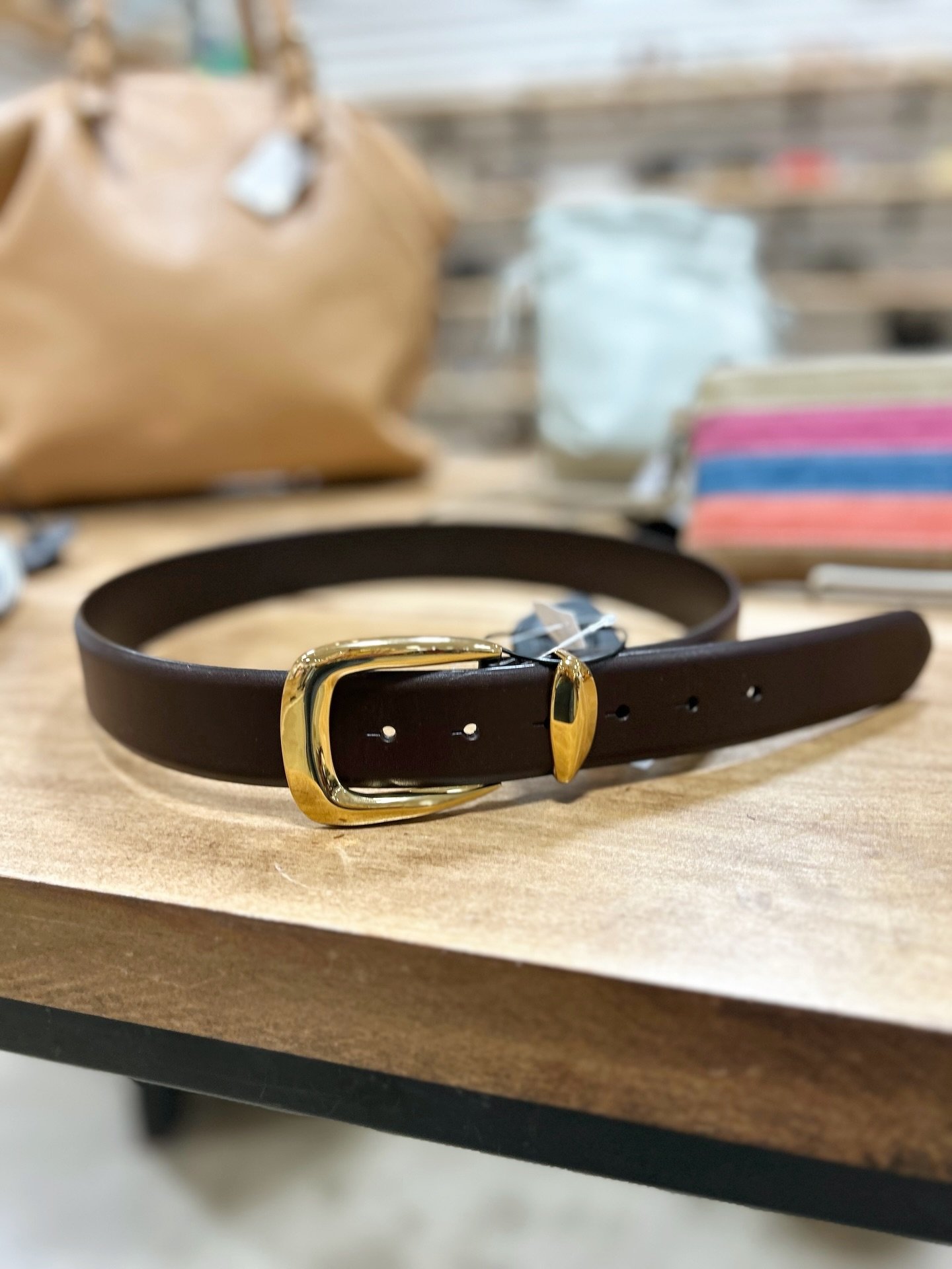 New belt finds from @greenestreetexton✨

&bull; Madewell dark brown belt Size S $28.95
&bull;&nbsp;Vince Camuto black belt Size M $14.95

Email us for inquiries!
📧fairfield@greenestreet.com