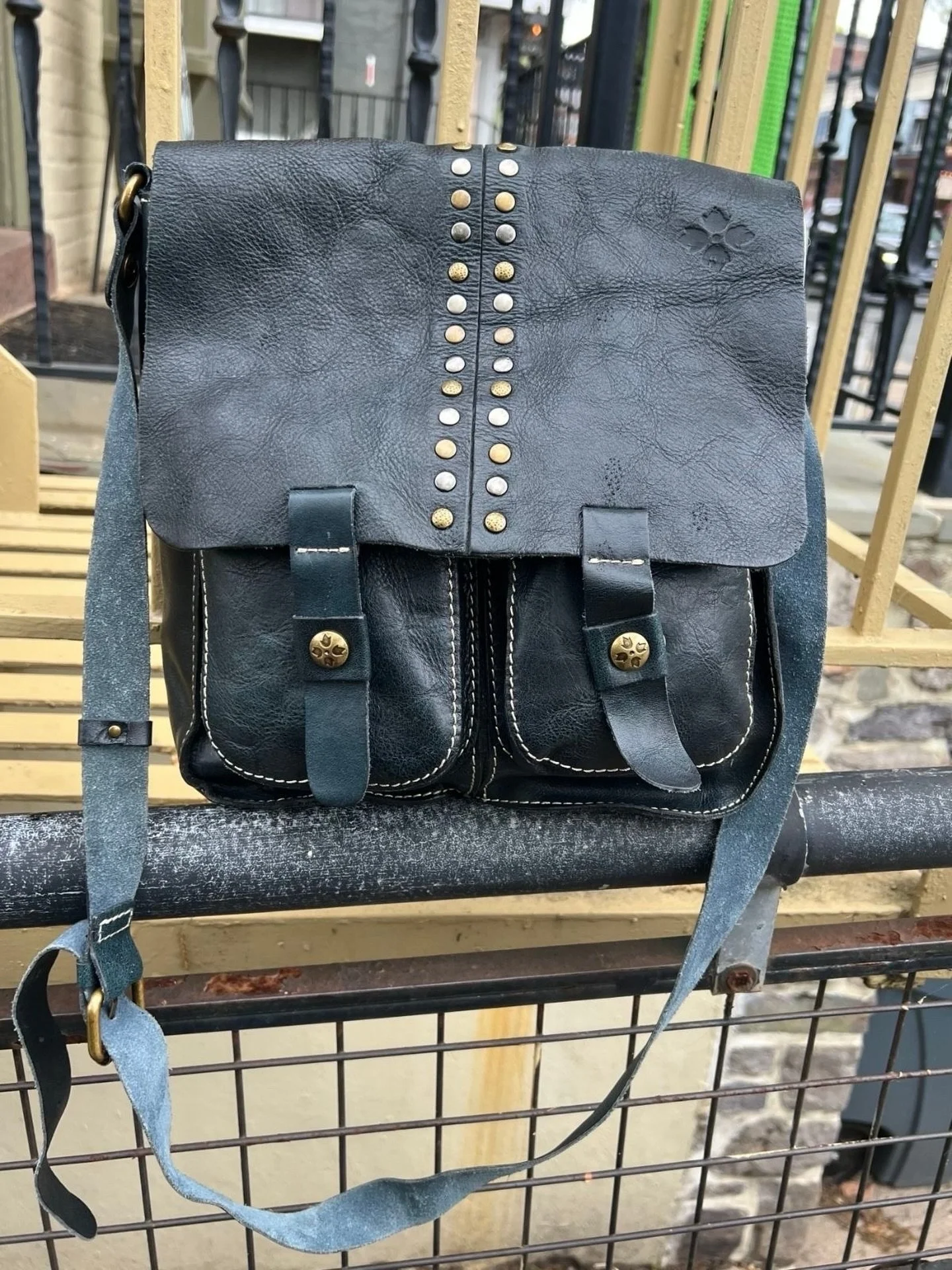 Patricia Nash✨ NWTs Armeno leather messenger bag, available at @greenestreetlambertvillenj 

$88.95

Email us for inquiries!
📧lambertville@greenestreet.com