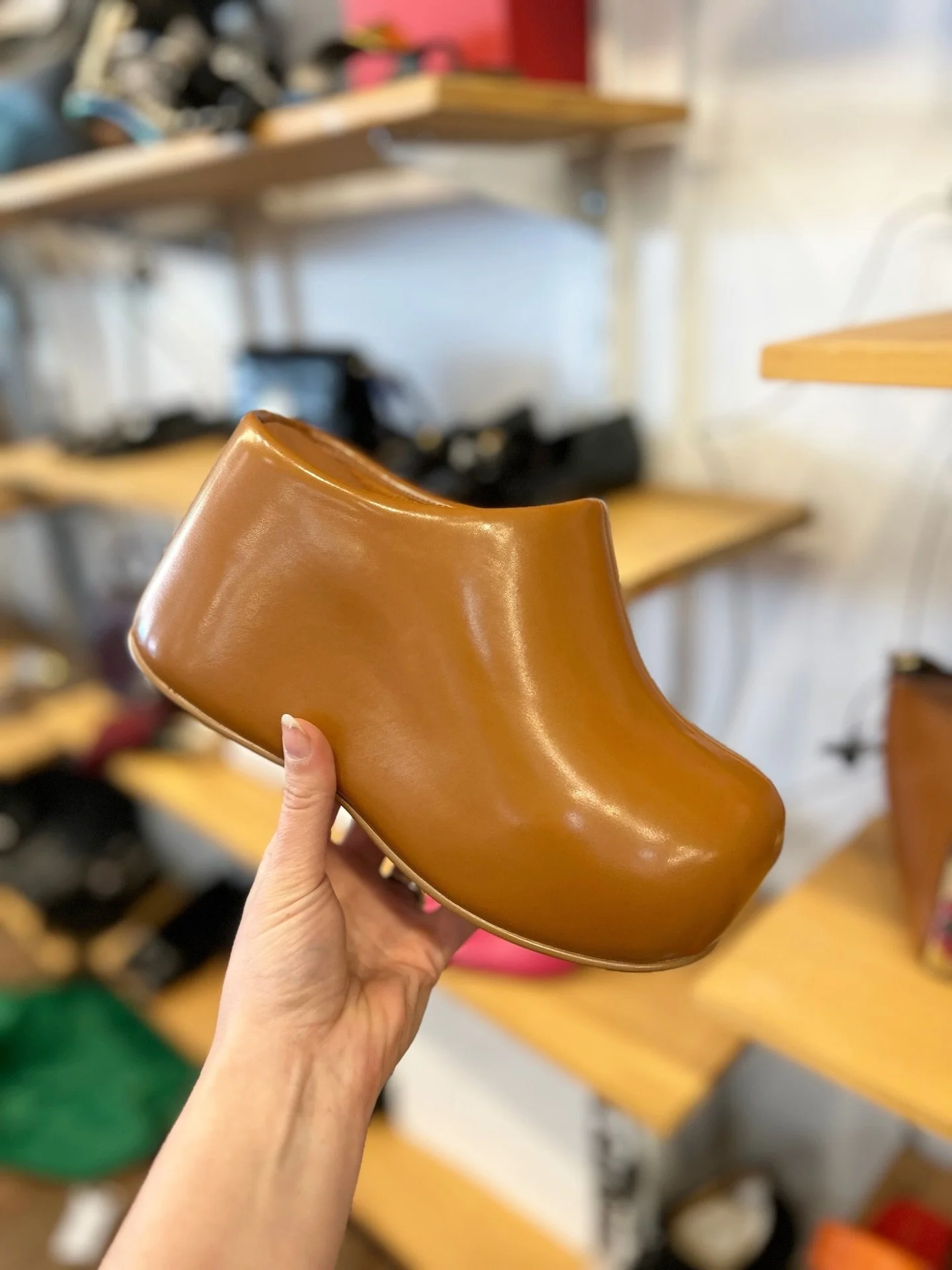 New in Box Jeffery Campbell clogs!💫 Available at @greenestreetsouthstreet

Size 8 $43.95

Email us for inquiries!
📧southstreet@greenestreet.com