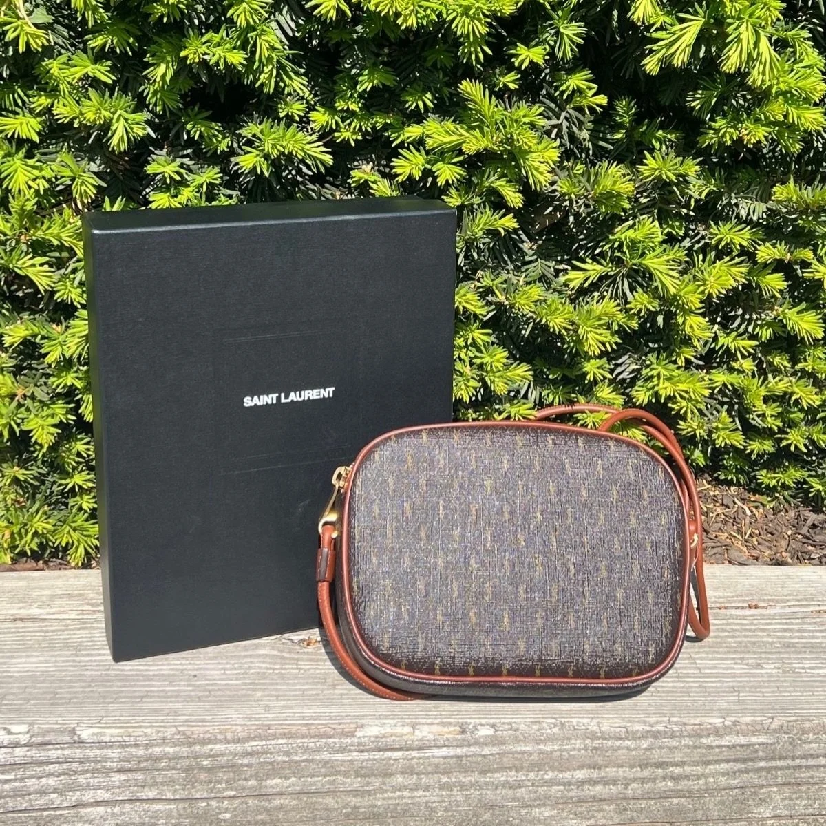 🤎Saint Laurent🤎 Le Monogramme Camera Bag W/ Box available at @greenestreetlambertvillenj

$850.95
✅Authenticated via Entrupy

Email us for inquiries!
📧Lambertville@greenestreet.com
