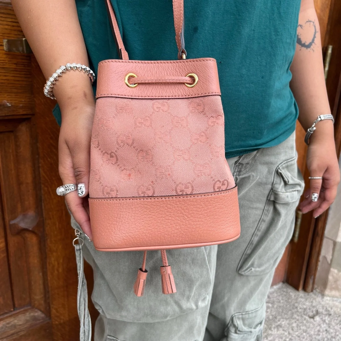 Pretty in pink🌸 Scoop up this gorgeous Gucci find from @greenestreetprinceton

$775.95
✅Authenticated via Entrupy

Email us for inquiries!
📧princeton@greenestreet.com