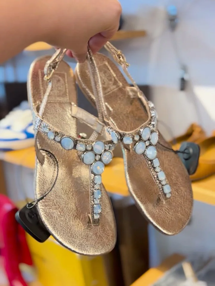 Sandal season is here!☀️ Get these Tory Burch sandals from @greenestreetsouthstreet

Size 8 $59.95

Email us for inquiries!
📧southstreet@greenestreet.com