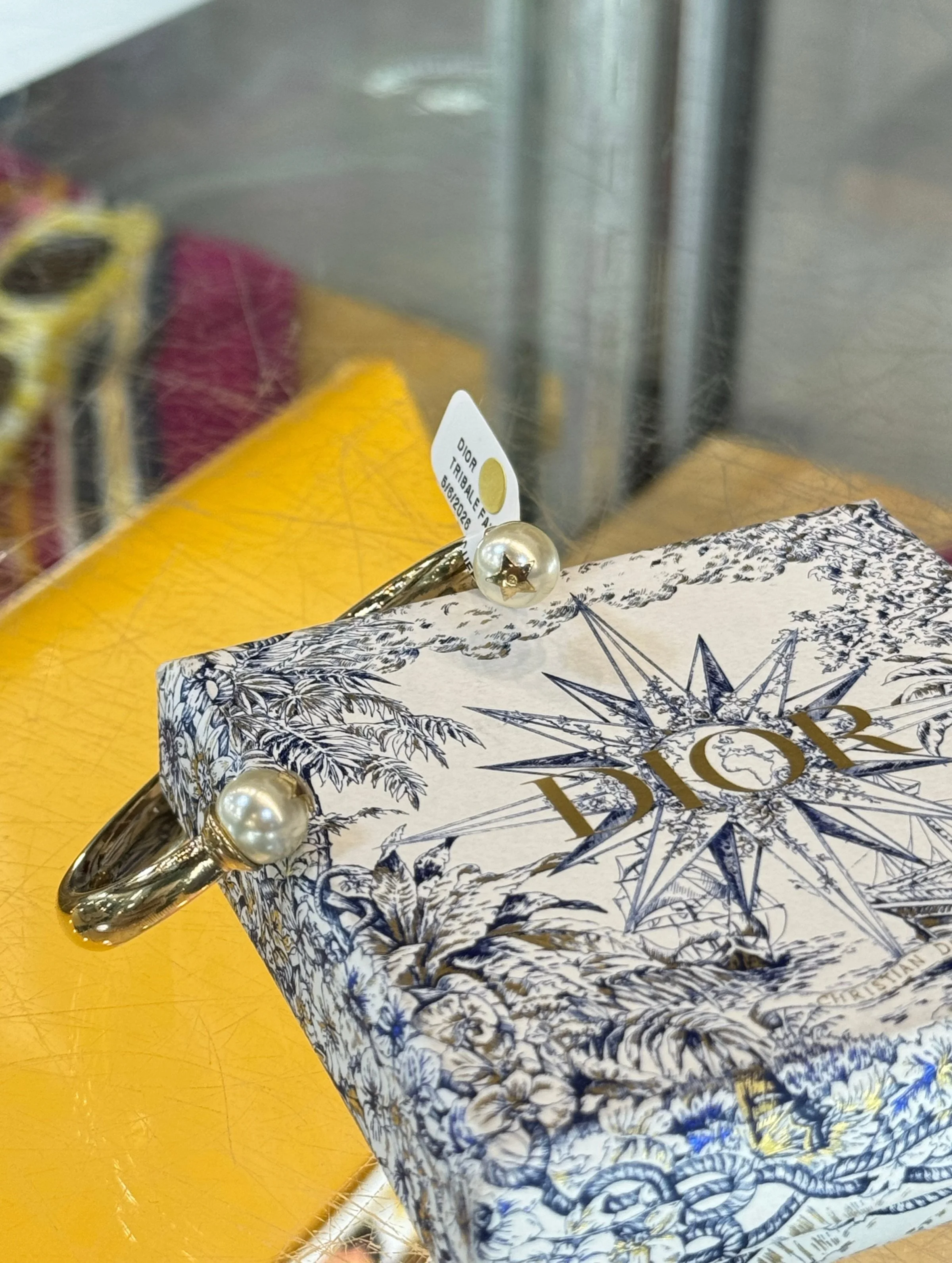 Our current obsession = this gorgeous Dior bracelet! New in at @greenestreetgateway😍💕

$345.95

Email us for inquiries!
📧gateway@greenestreet.com