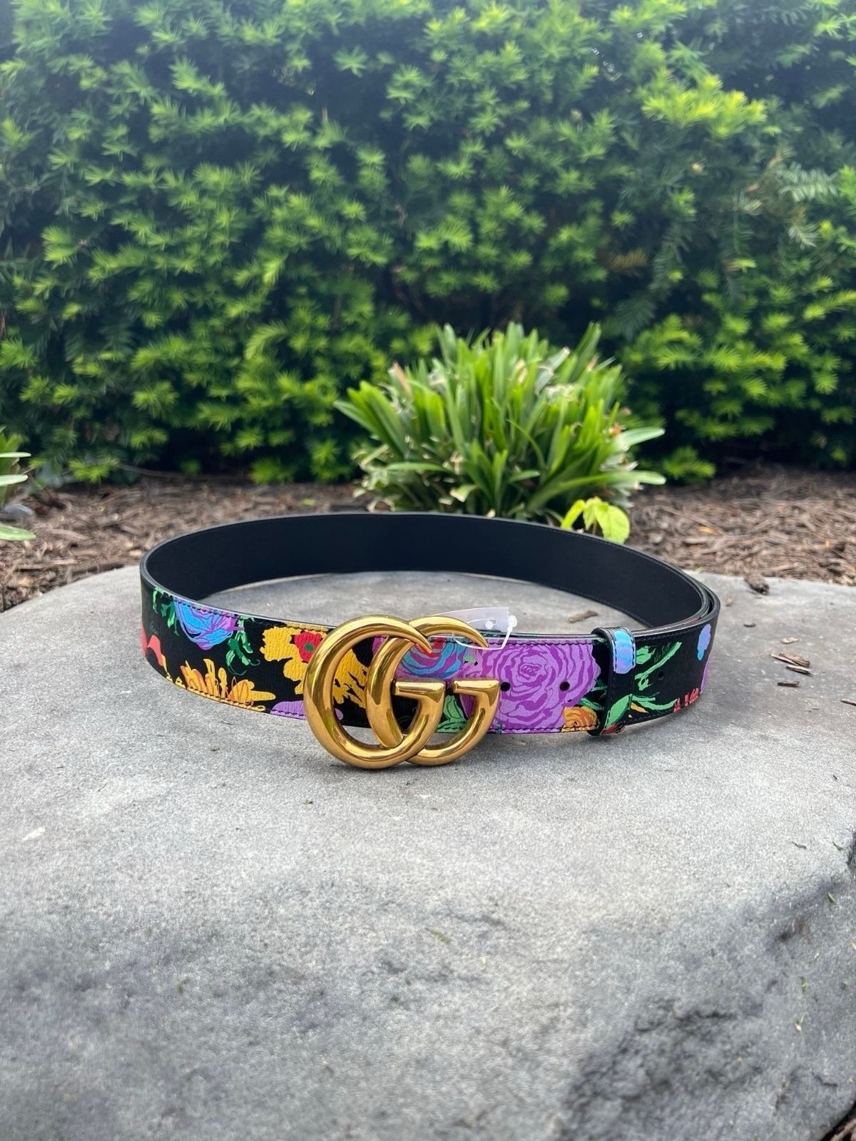 This gorgeous designer belt just hit the sales floor at @greenestreetlambertvillenj!!

Gucci x Ken Scott GG Marmont floral print belt Size 90 
$420.95

Email us for inquiries!
📧lambertville@greenestreet.com