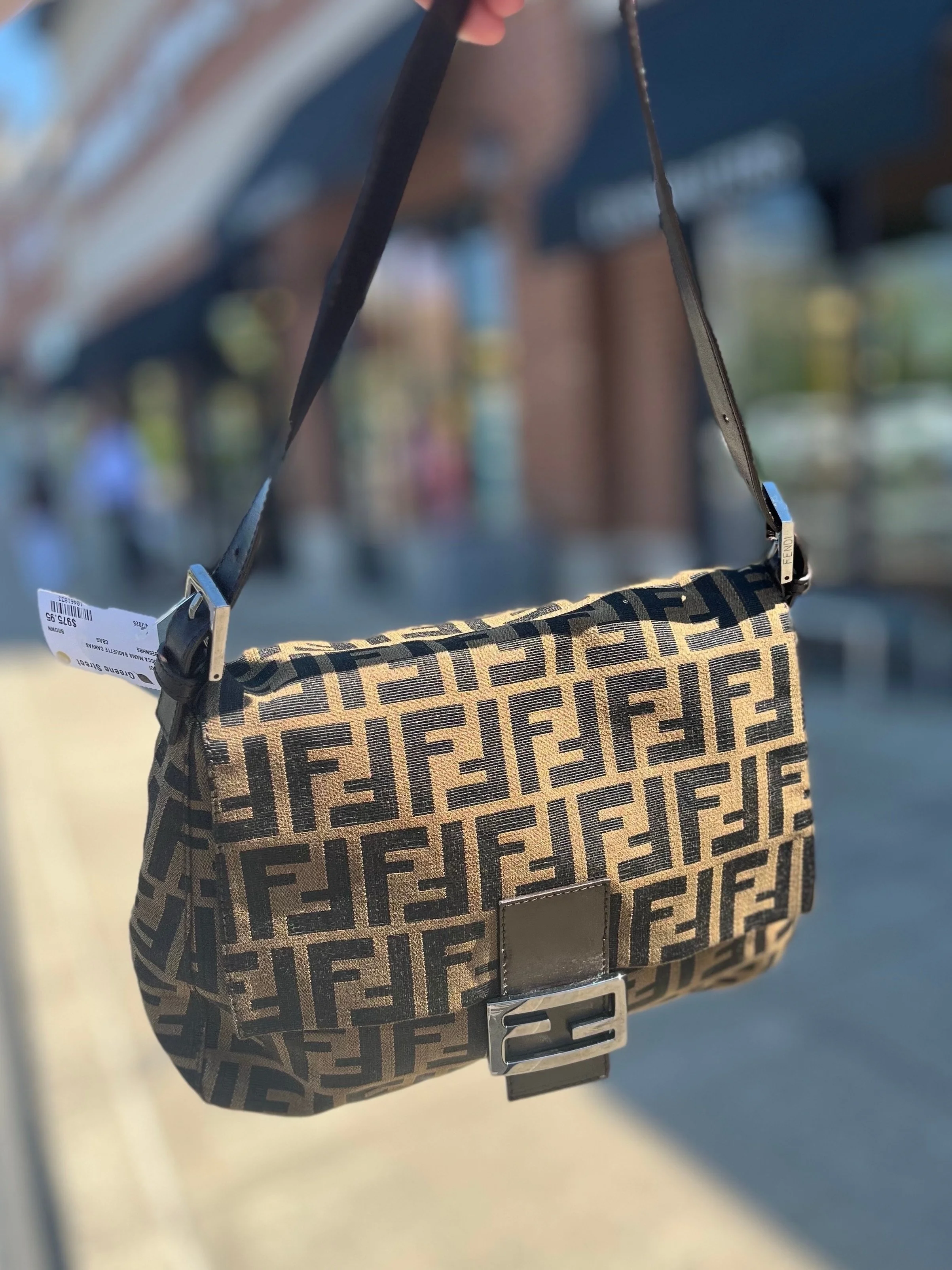 All eyes on this gorgeous girlie!😍🌟

New in this week at @greenestreetenglishvillage

$975.95
✅Authenticated via Entrupy

Email us for inquiries!
📧englishvillage@greenestreet.com