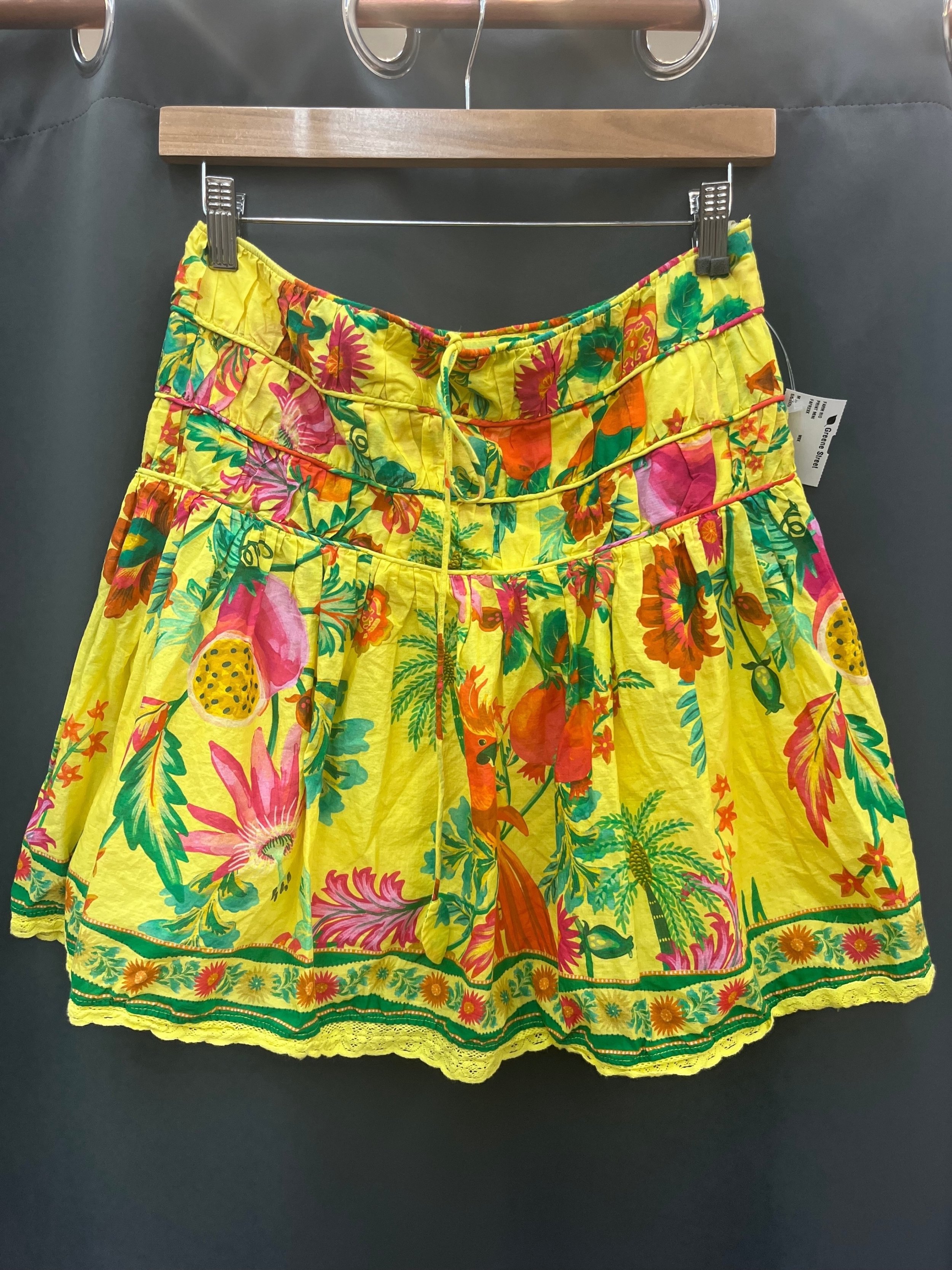 We love a fun Summer print!🍍 Scoop up these cute new arrivals from @greenestreetenglishvillage

&bull;&nbsp;Farm Rio skirt Size M $30.95
&bull; Frances Valentine bird print pants Size 14 $17.95

Email us for inquiries!
📧englishvillage@greenestreet.