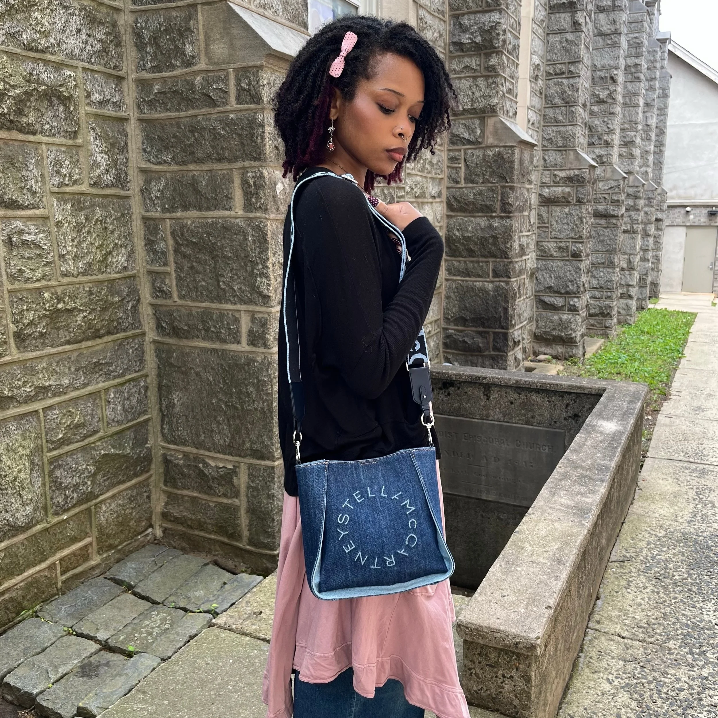 Pair this gorgeous denim designer bag with your look!💙 New in at @greenestreetprinceton

$320.95

Email us for inquiries!
📧princeton@greenestreet.com
