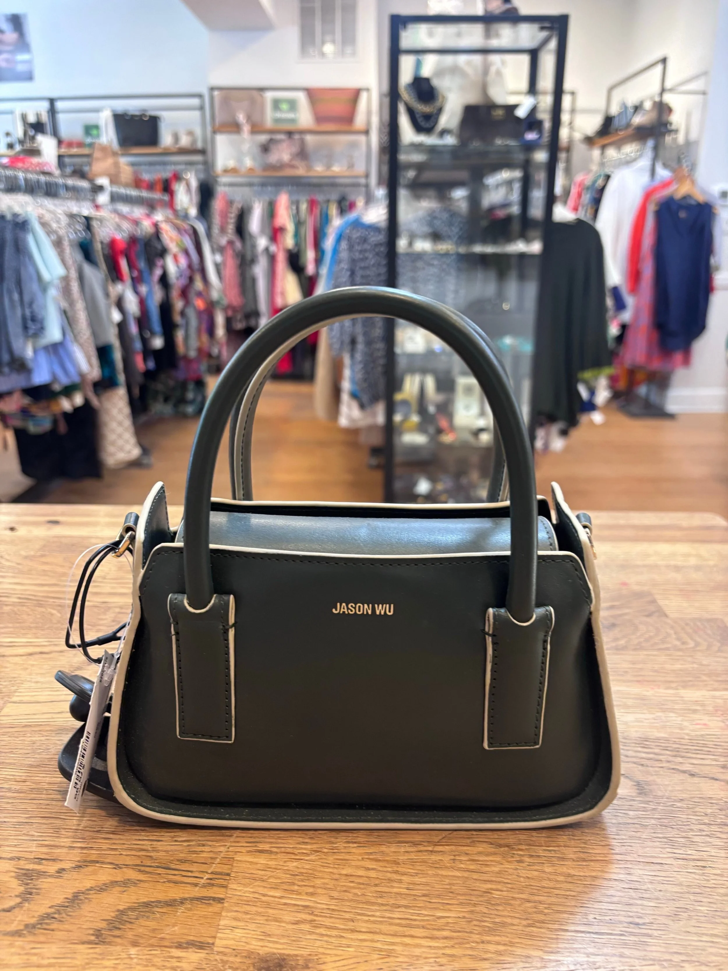 ⚡️Jason Wu⚡️ new in at @greenestreetchestnuthill 

$75.95

Email us for inquiries 
📧Chestnuthill@greenestreet.com