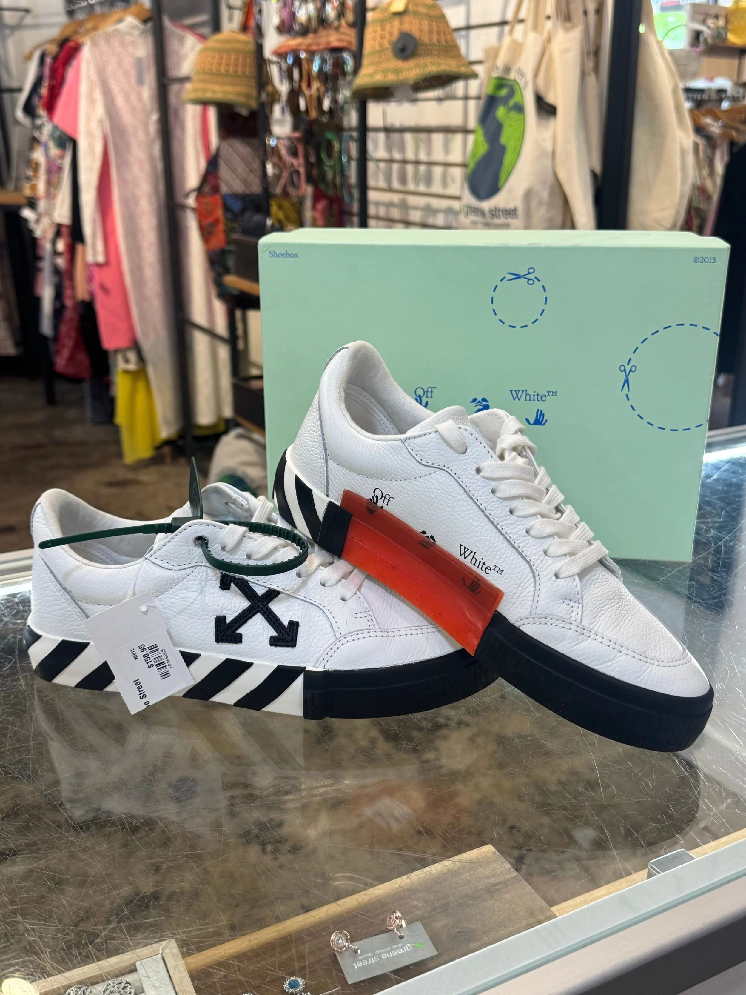 Step into these gorgeous OFF-WHITE sneakers! Available at @greenestreetgateway✨

Women&rsquo;s Size 39 $150.95

Email us for inquiries!
📧gateway@greenestreet.com