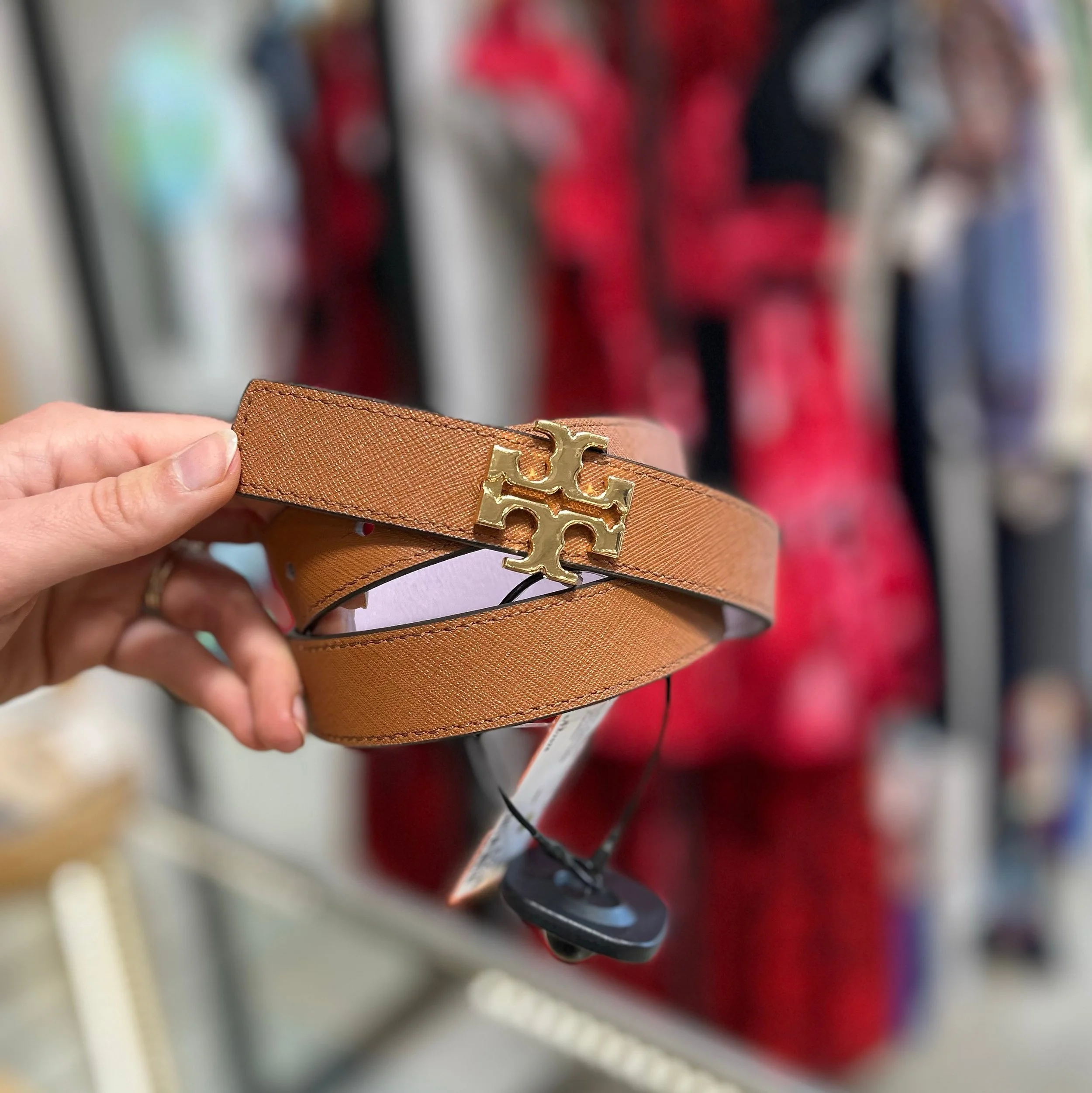 Upgrade your belt to this gorgeous Tory Burch belt!✨ New in at @greenestreetexton

$72.95

Call or email us for inquiries!
📞610-466-5713
📧fairfield@greenestreet.com