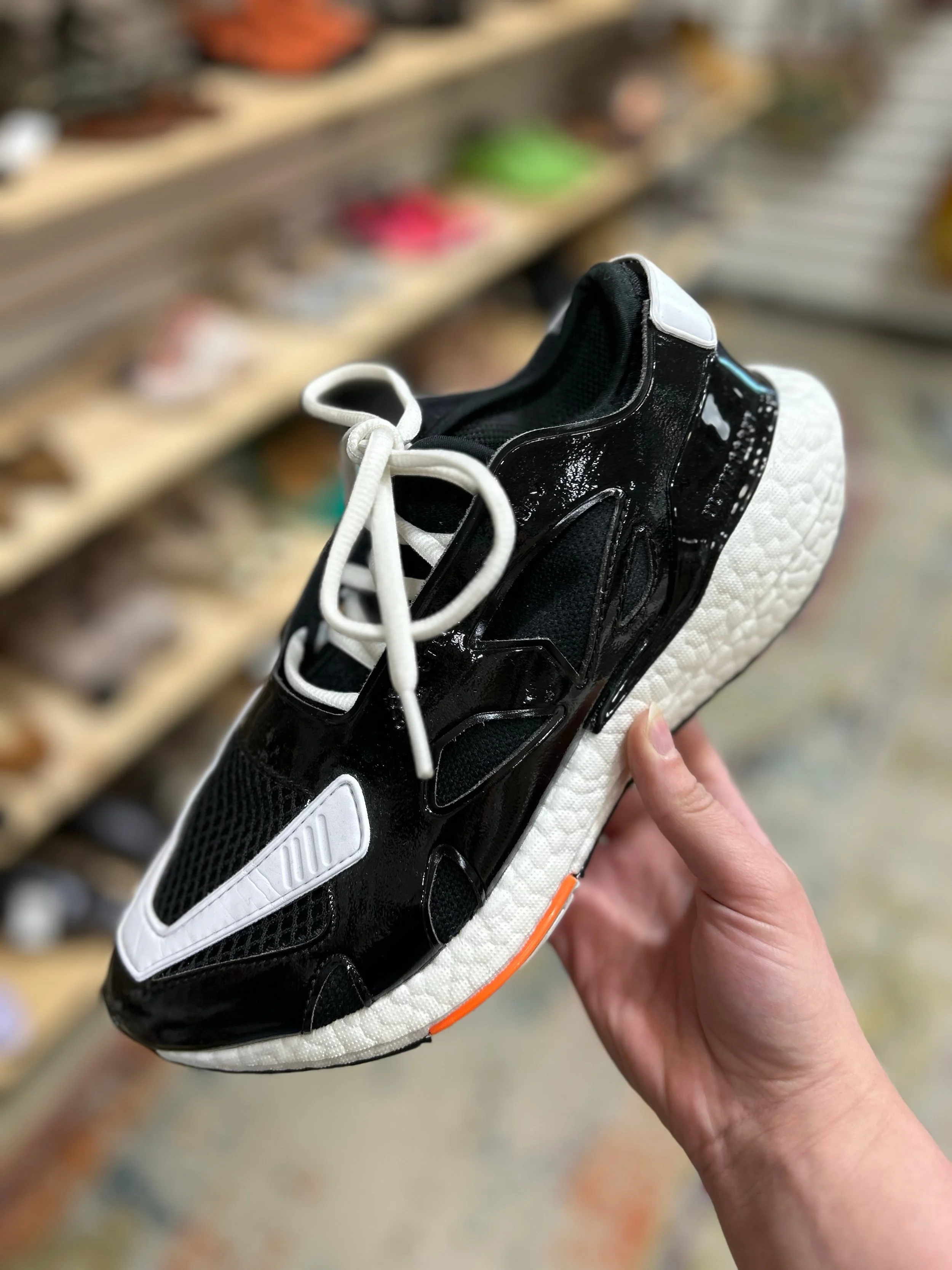 These Adidas x Stella McCartney sneakers are a must-have!👟 New in store at @greenestreetexton

Size 8 
$44.95

Email us for inquiries!
📧fairfield@greenestreet.com