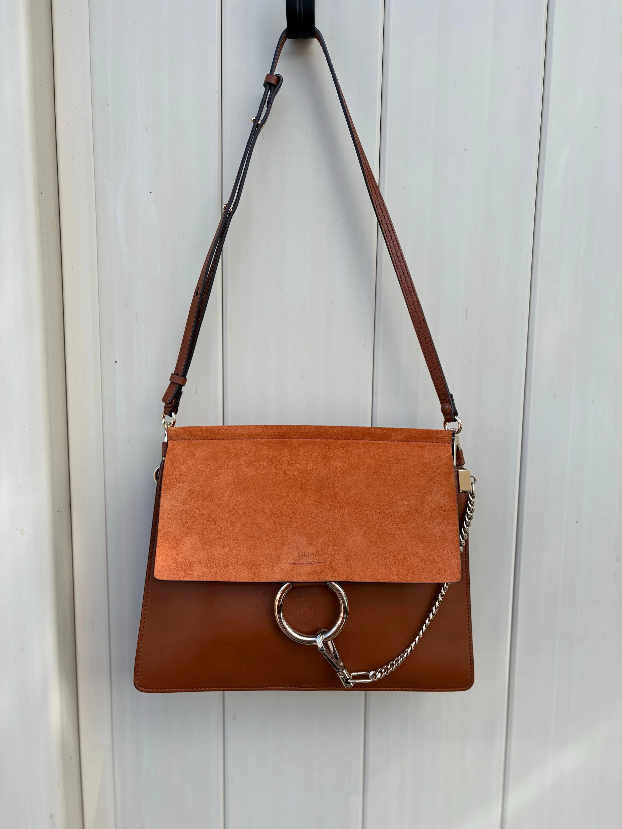 Another stunning Chloe bag, new in at @greenestreetenglishvillage!! Get it before its gone!✨

$1,100.95
✅Authenticated via Entrupy

Call or email us for inquiries!
📞267-217-3235
📧englishvillage@greenestreet.com
