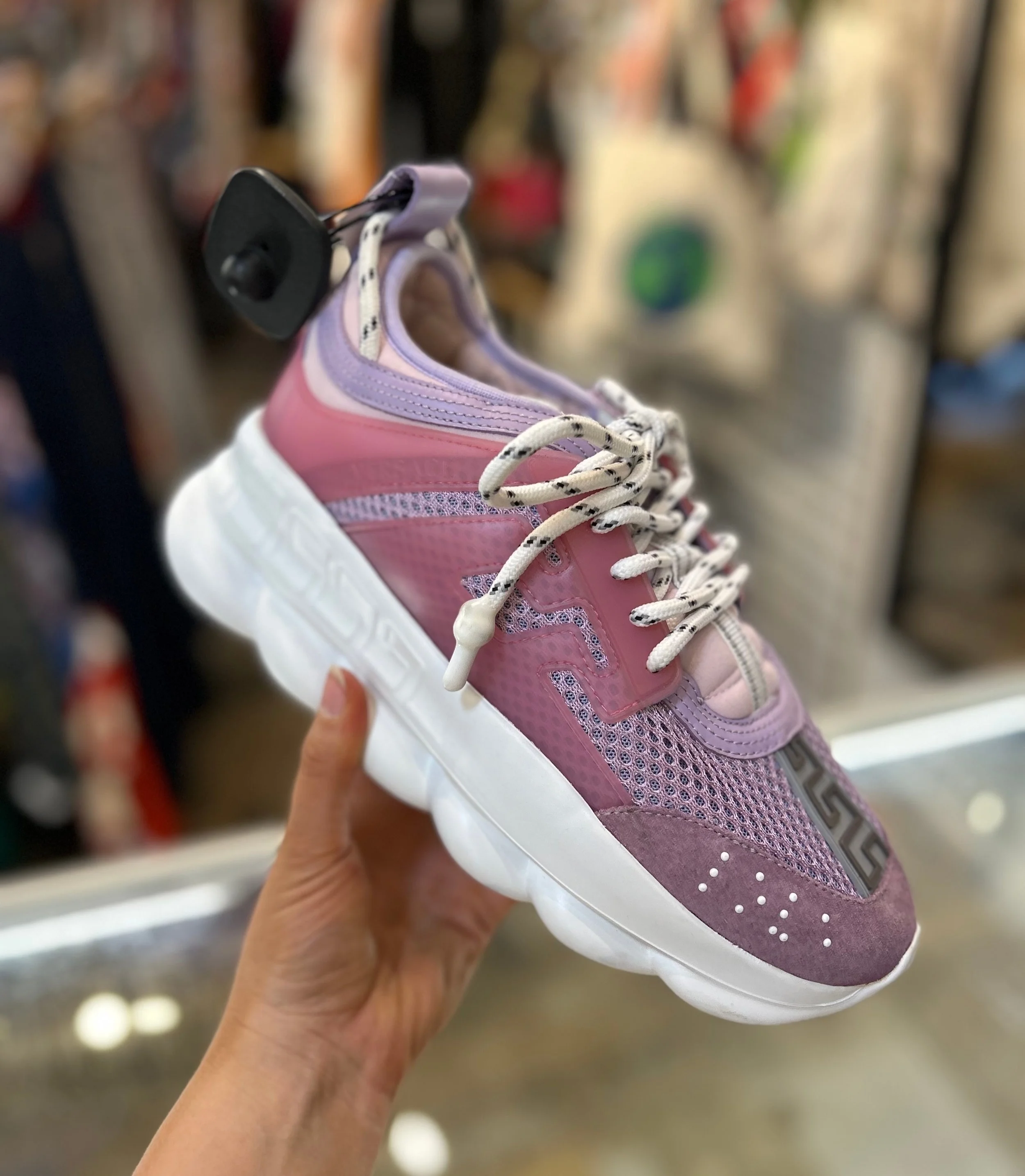 Step into these amazing Versace sneakers! Available at @greenestreetgateway

Size 38 $500.95

Call or email us for inquiries!
📞484-367-5012
📧gateway@greenestreet.com