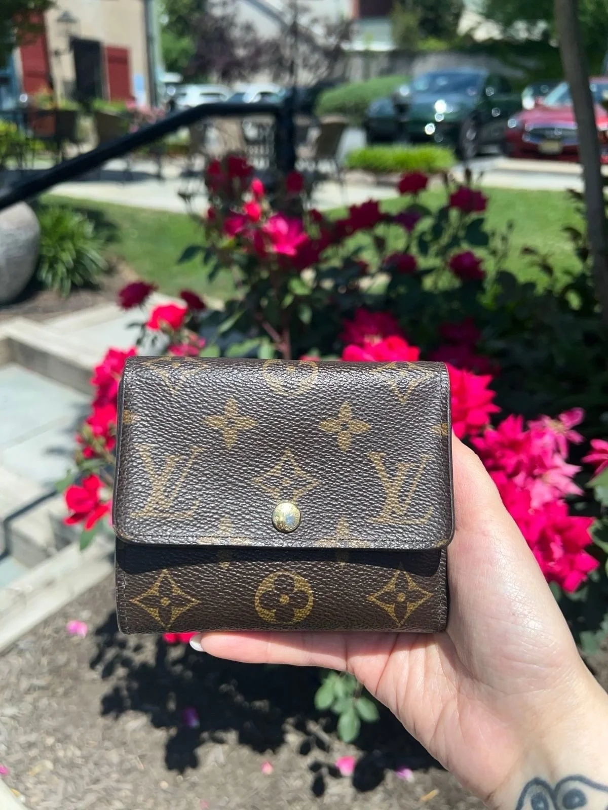 Scoop up this cute LV wallet from @greenestreetlambertvillenj💫

$375.95

Call or email us for inquiries!
📞609-460-3048
📧lambertville@greenestreet.com