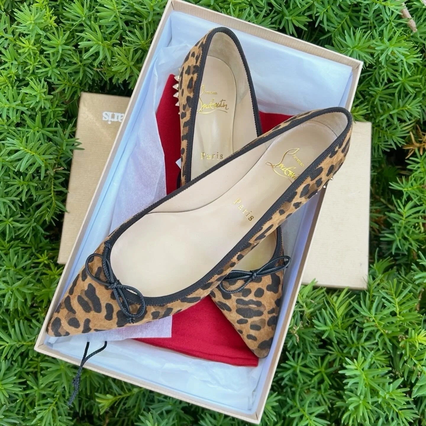 We&rsquo;re loving these gorgeous animal print Louboutin flats! Available at @greenestreetprinceton

Size 37.5 $450.95

Call or email us for inquiries!
📞609-904-3004
📧princeton@greenestreet.com