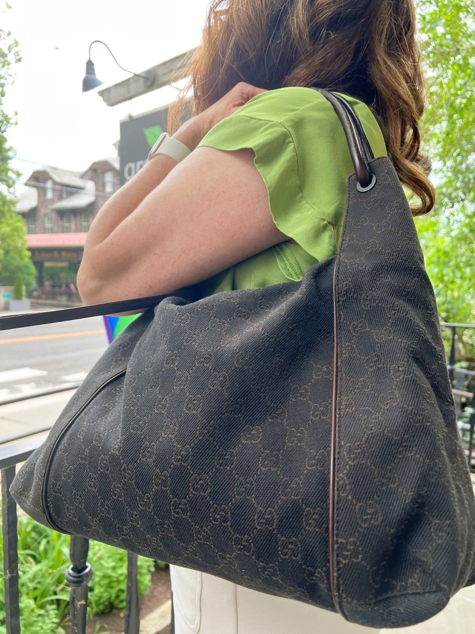 ✨Gucci✨ Just in at @greenestreetlambertvillenj

$800.95
✅Authenticated via Entrupy

Call or email us for inquiries!
📞609-460-3048
📧lambertville@greenestreet.co,