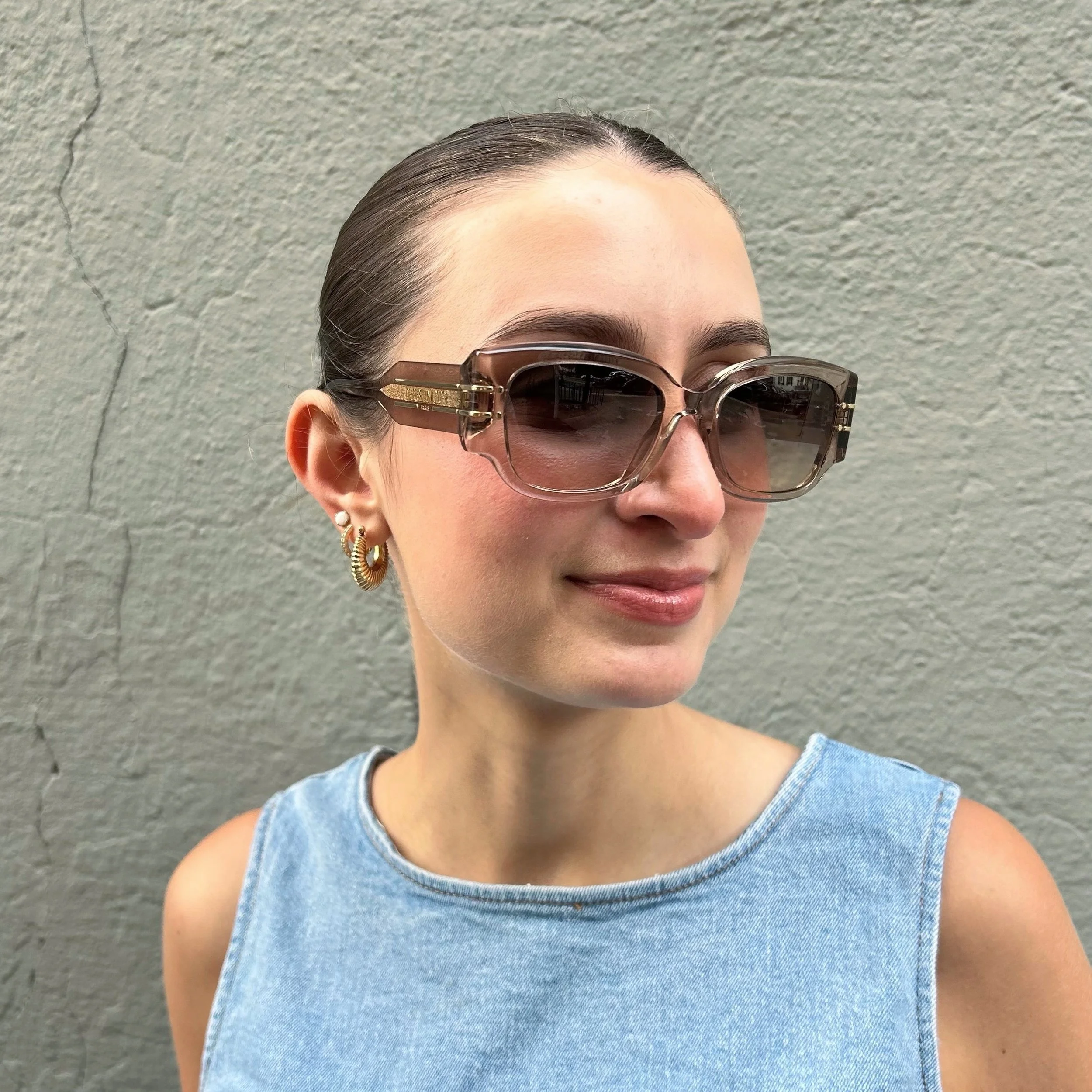 Accessorize your look with these amazing Dior sunnies!😎 Available at @greenestreetprinceton

$350.95

Call or email us for inquiries!
📞609-904-3004
📧princeton@greenestreet.com