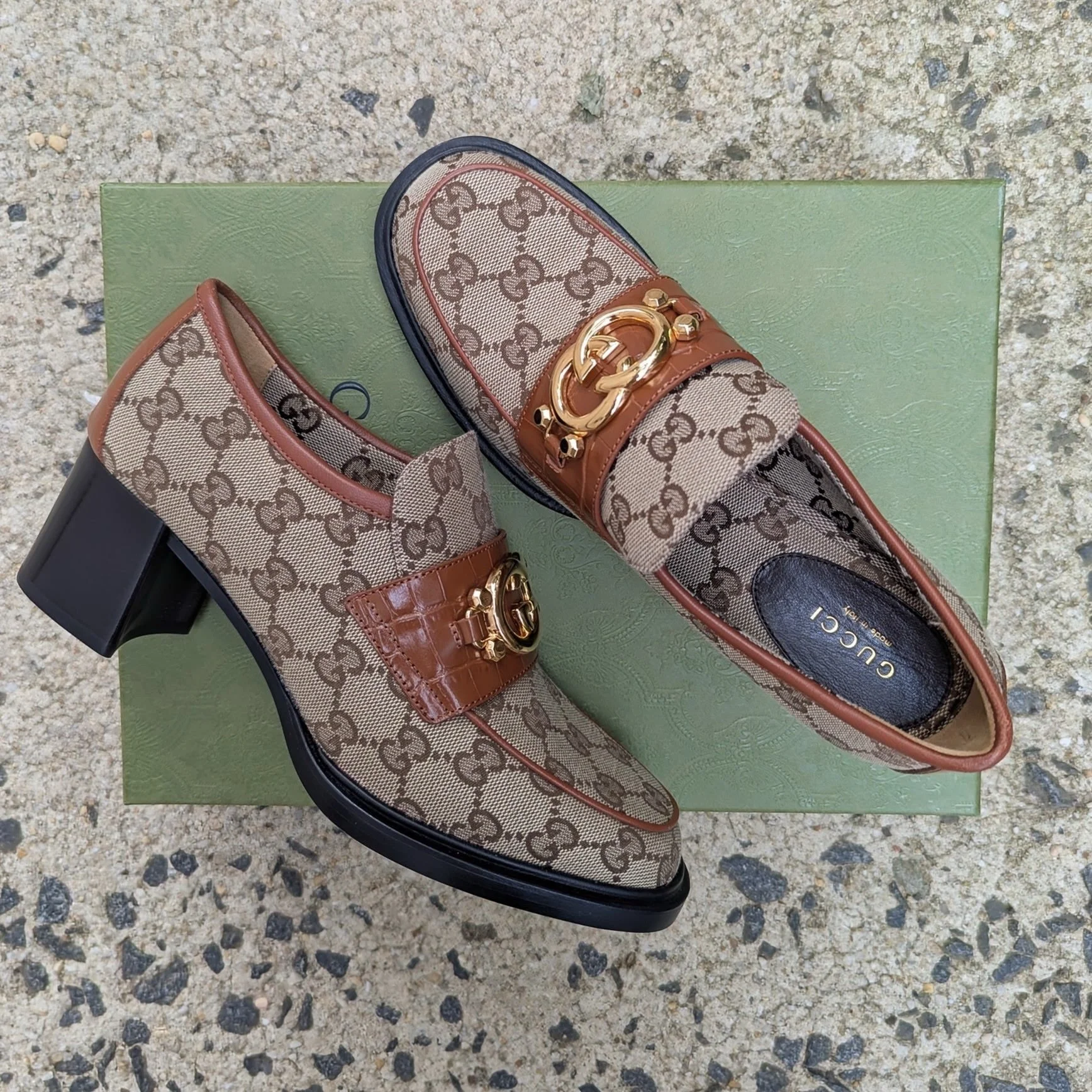 ⚡️Gucci⚡️ New in at @greenestreeetprinceton!

Size 37 $500.95

Call or email us for inquiries!
📞609-904-3004
📧princeton@greenestreet.com