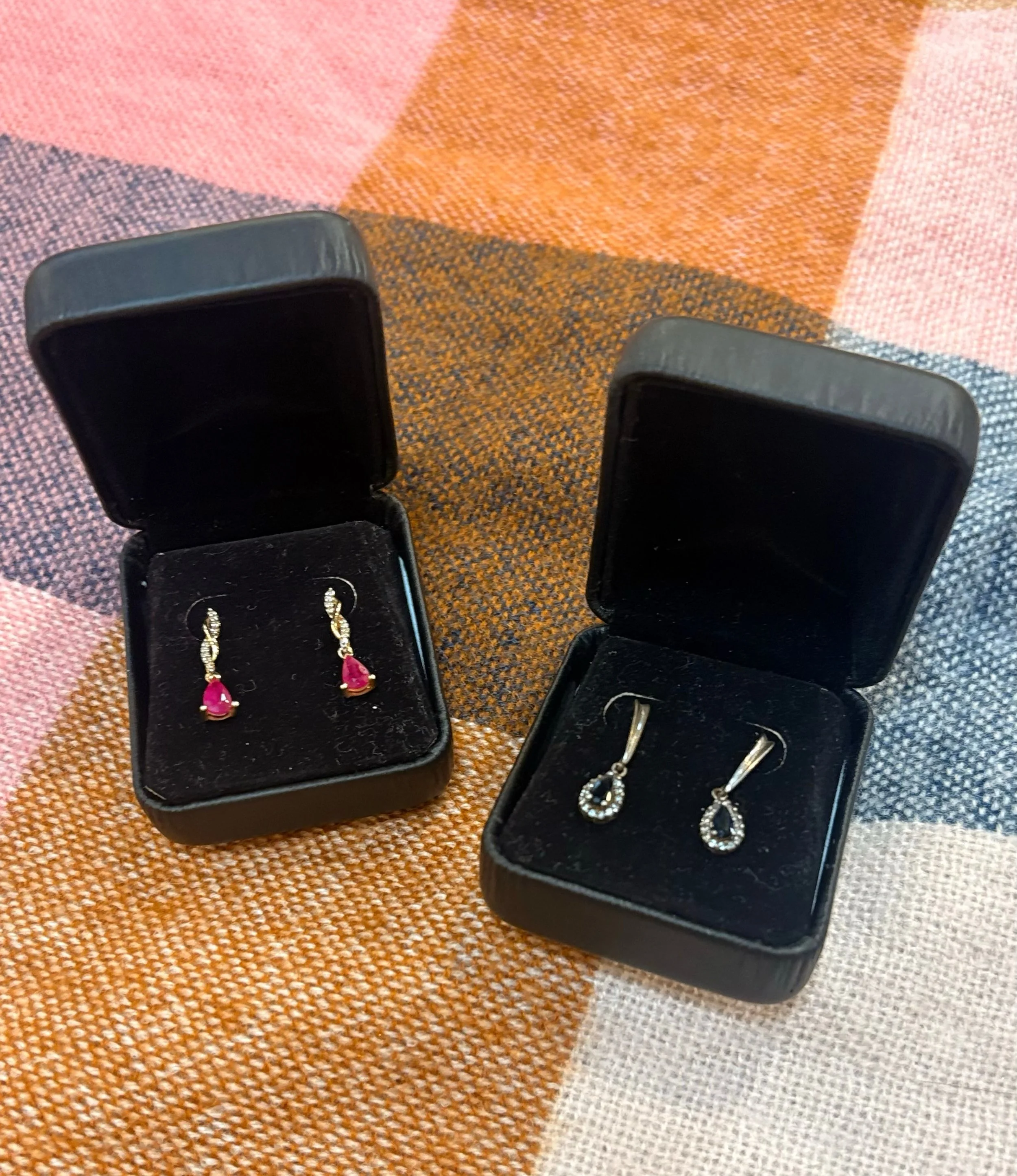 New jewelry finds from @greenestreetgateway!✨

Diamond 14k $190.95
925 Silver Diamond tear $182.95

Call or email us for inquiries!
📞484-367-5012
📧gateway@greenestreet.com