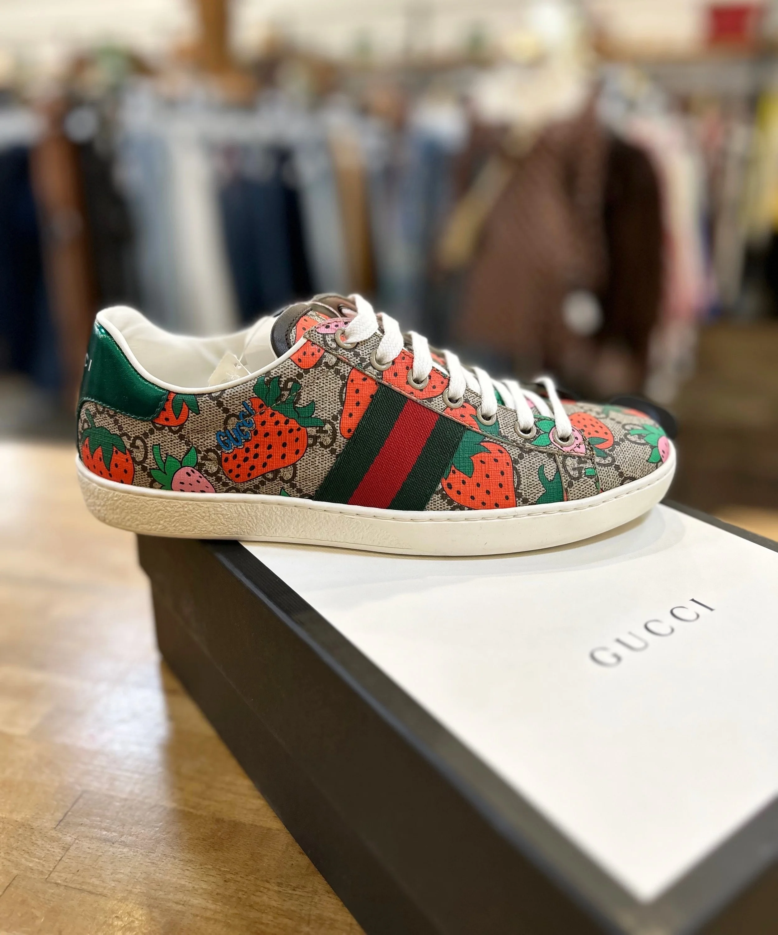 Scoop up these cute 🍓Gucci🍓 GG Supreme Monogram Ace Strawberry print sneakers!👟 Available at @greenestreetgateway

Size 38 $400.95

Call or email us for inquiries!
📞484-367-5012
📧gateway@greenestreet.com