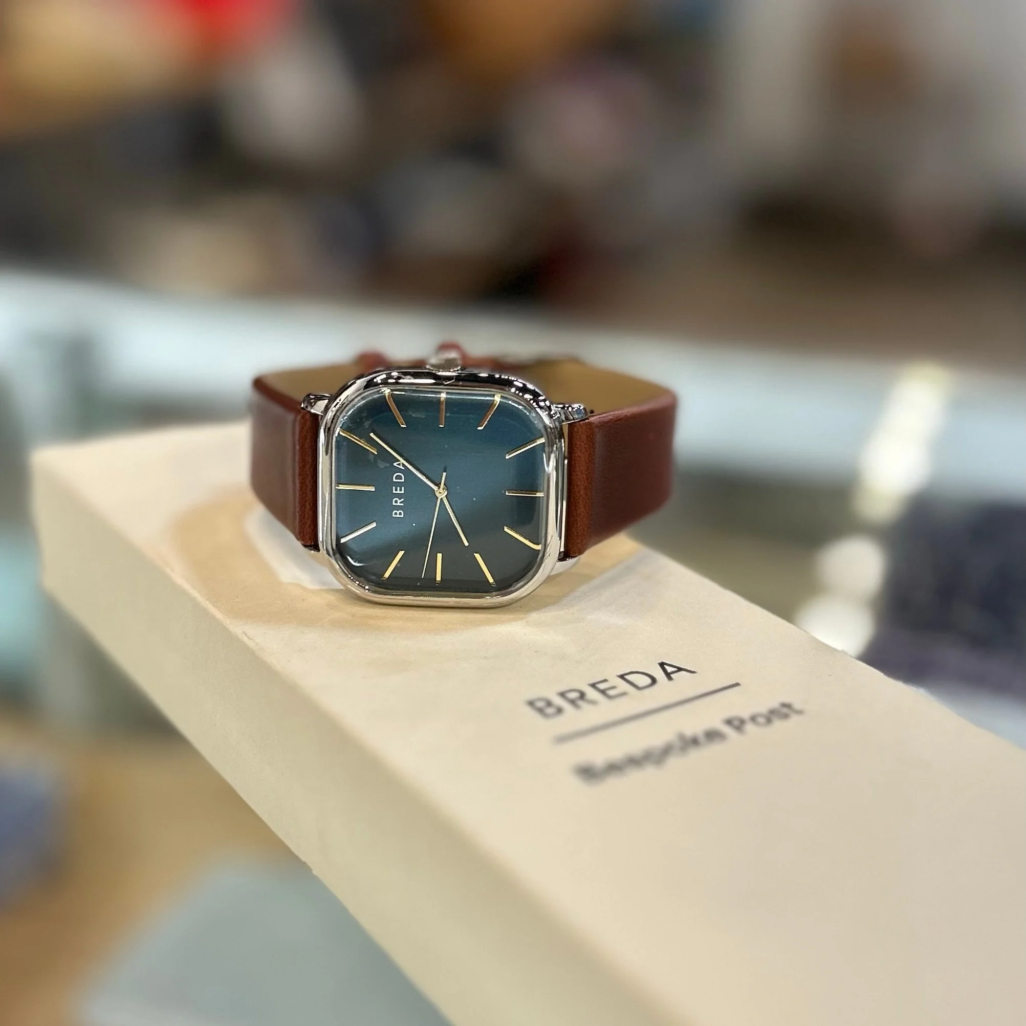 Breda watch💫 New in at @greenestreetgateway 

$75.95

Call or email us for inquiries!
📞484-367-5012
📧gateway@greenestreet.com