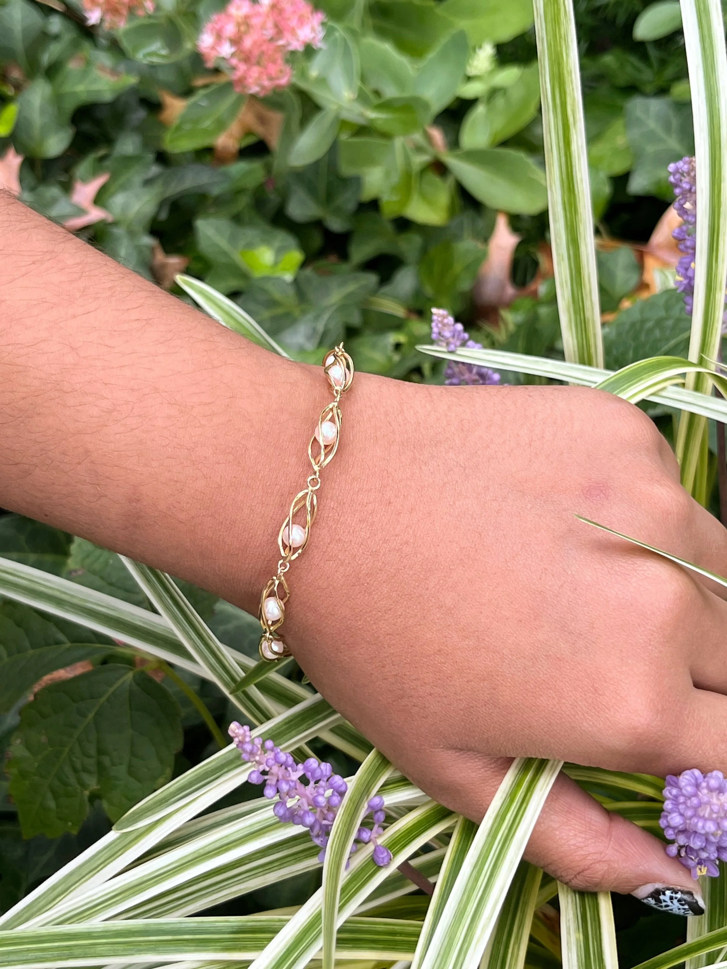 This stunning freshwater pearl bracelet just arrived at @greenestreetprinceton

$2,250.95

Call or email us for inquiries!
📞609-904-3004
📧princeton@greenestreet.com