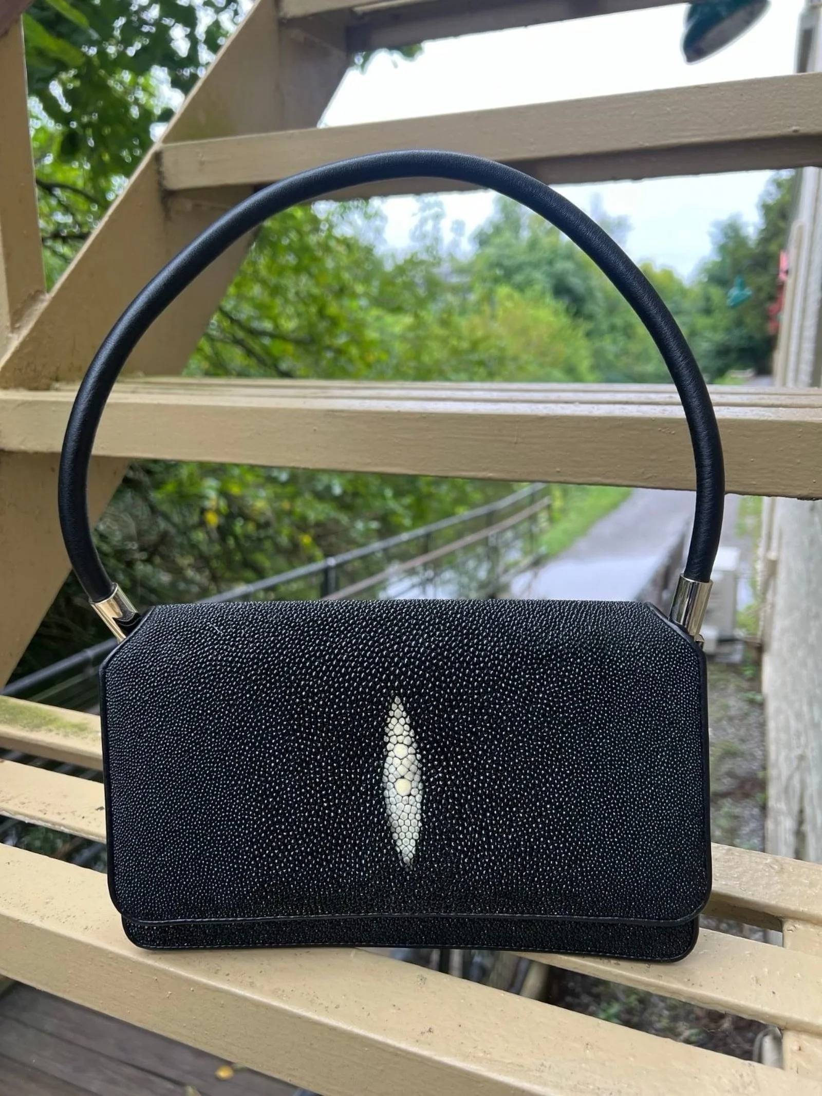 Pair this gorgeous black pebbled shoulder bag with your look! Available at @greenestreetlambertvillenj

Call or email us for inquiries!
📞609-460-3048
📧lambertville@greenestret.com