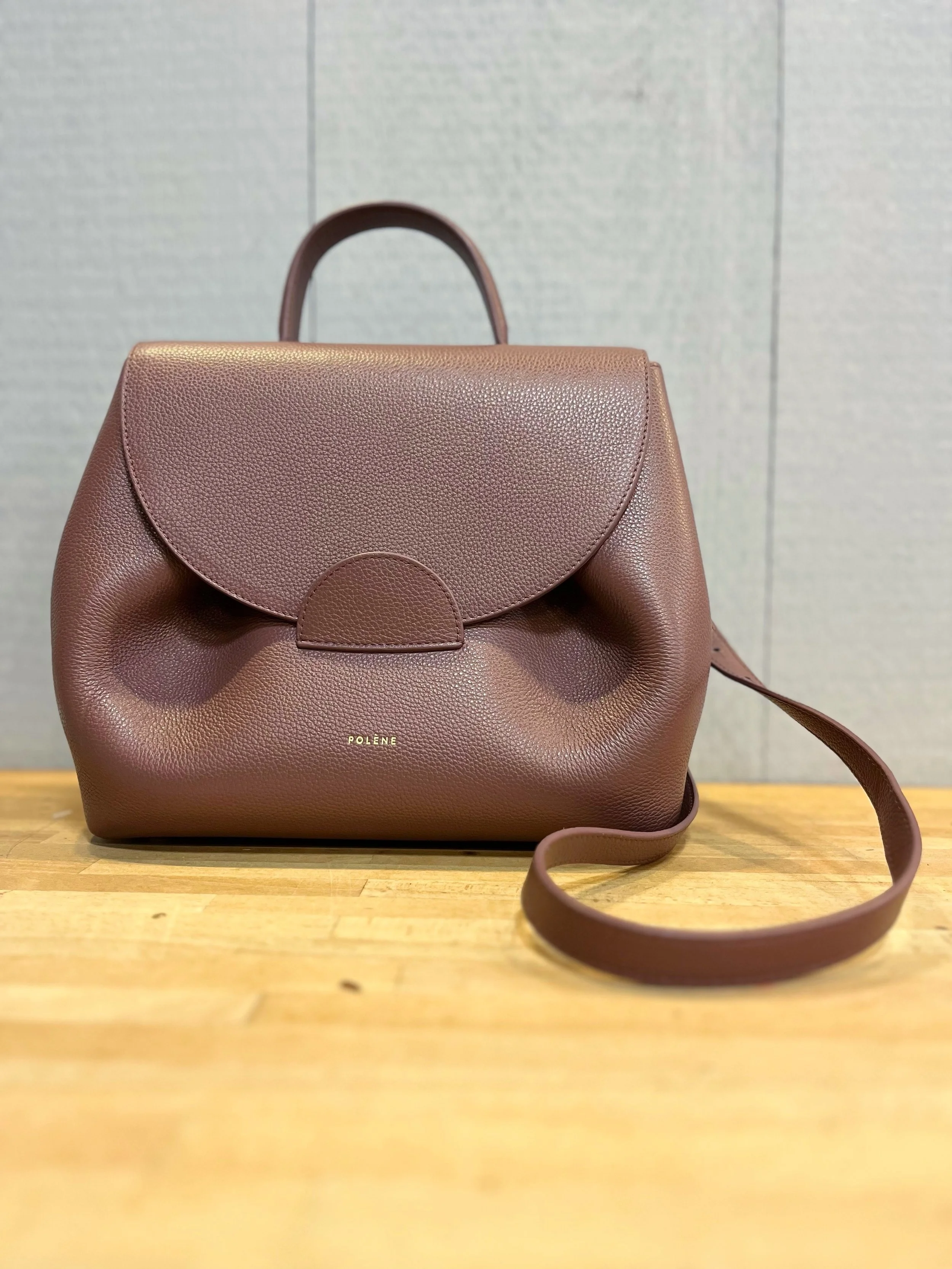 The perfect Fall bag to add to your collection!🍂👜 Available at @greenestreetgateway

Polene 
$500.95

Call or email us for inquiries!
📧gateway@greenestreet.com
📞484-367-5012