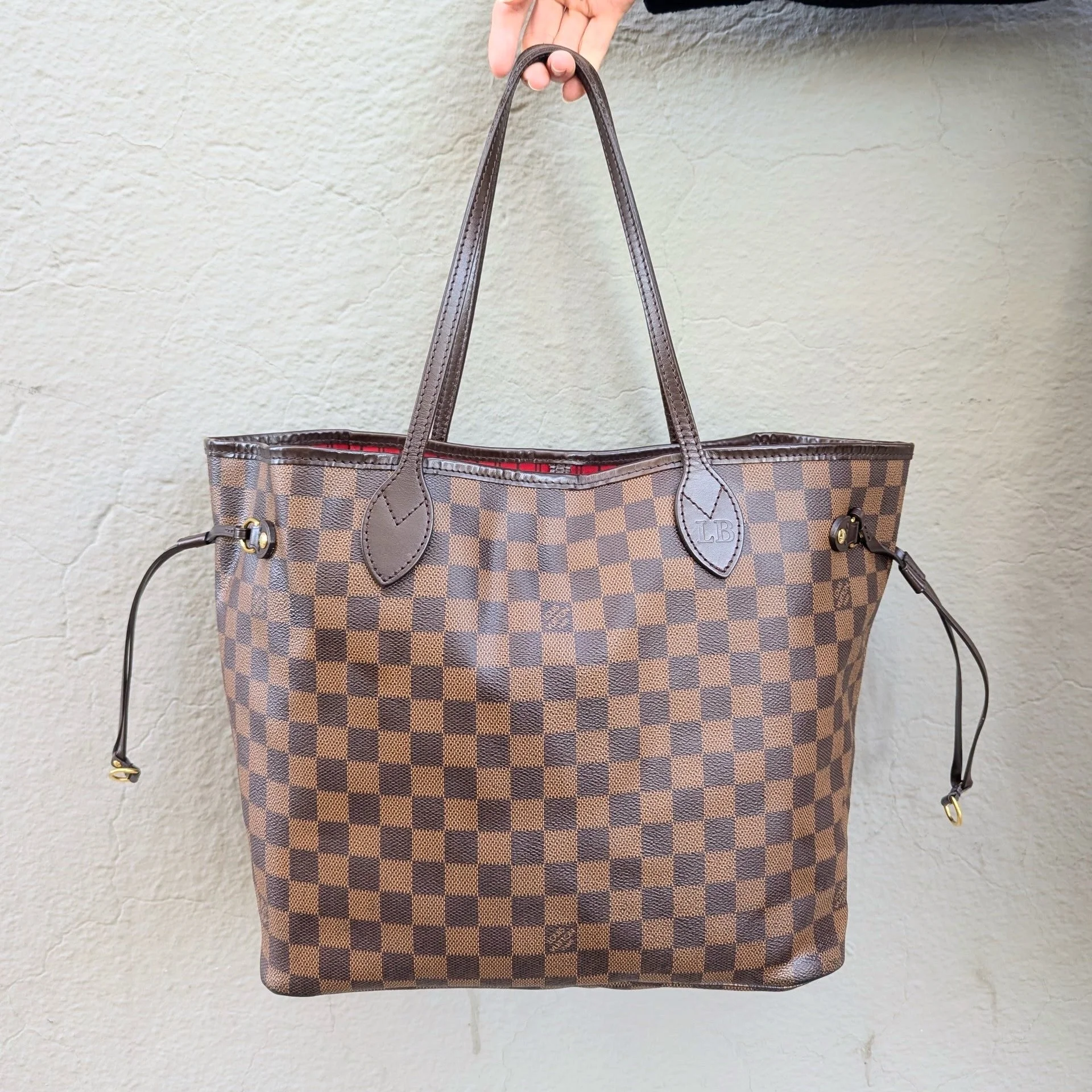 LV just in at @greenestreetprinceton💫 

LV Neverfull Damier Ebene MM 
$1,500.95
✅Authenticated via Entrupy

Call or email us for inquiries!
📞609-904-3004
📧princeton@greenestreet.com