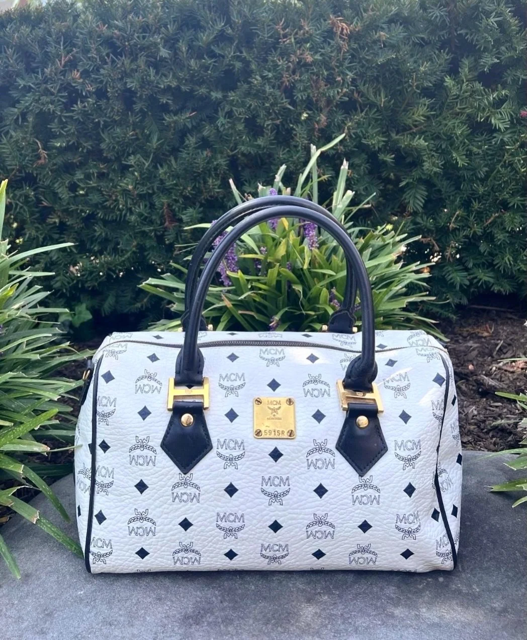 ✨MCM✨ New in at @greenestreetlambertvillenj

$265.95

Call or email us for inquiries!
📞609-460-3048
📧lambertville@greenestreet.com