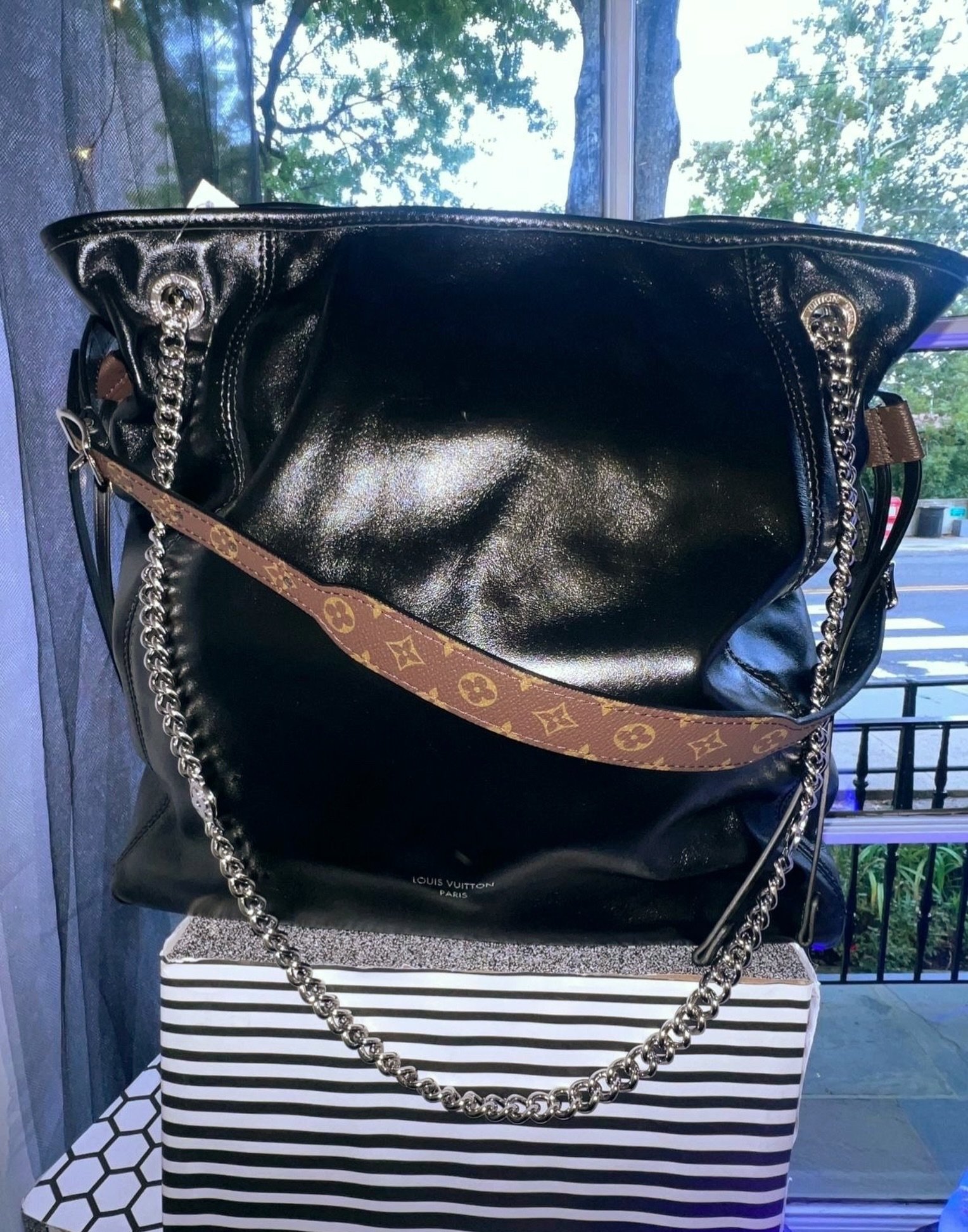 This STUNNING LV Off Duty vibe shoulder bag just arrived at @greenestreetlambertvillenj💫

Comes w/box
$4,000.95
✅Authenticated via Entrupy

Call or email us for inquiries!
📞609-460-3048
📧lambertville@greenestreet.com