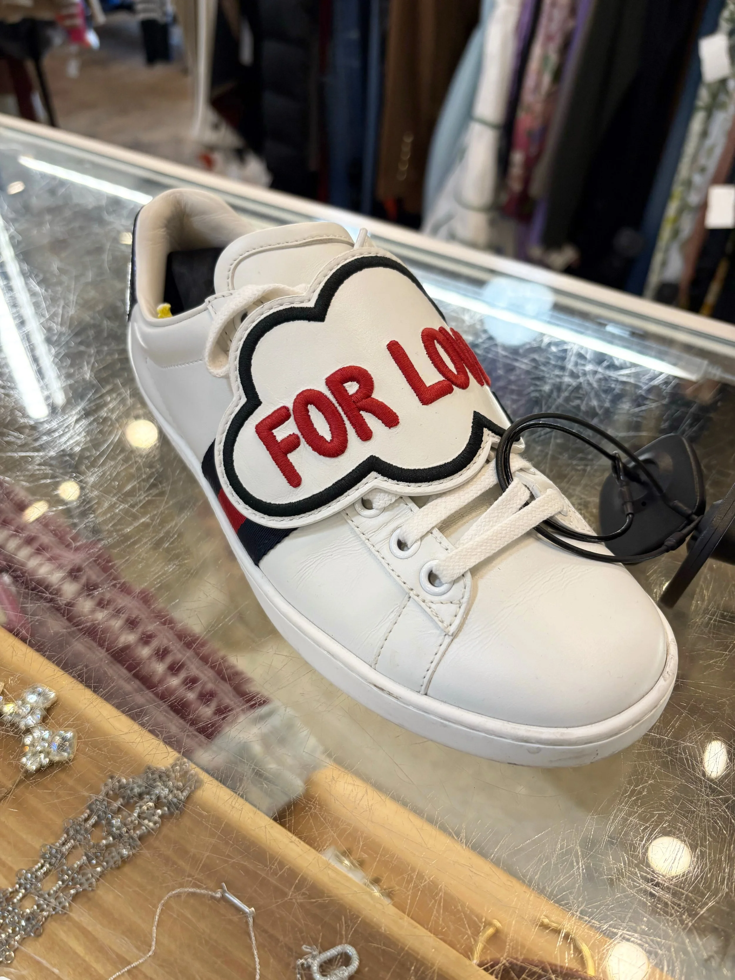 Step into these new Gucci sneakers!👟 New in at @greenestreetgateway 

Size 36 $215.95

Call or email us for inquiries!
📞484-367-5012
📧gateway@greenestreet.com