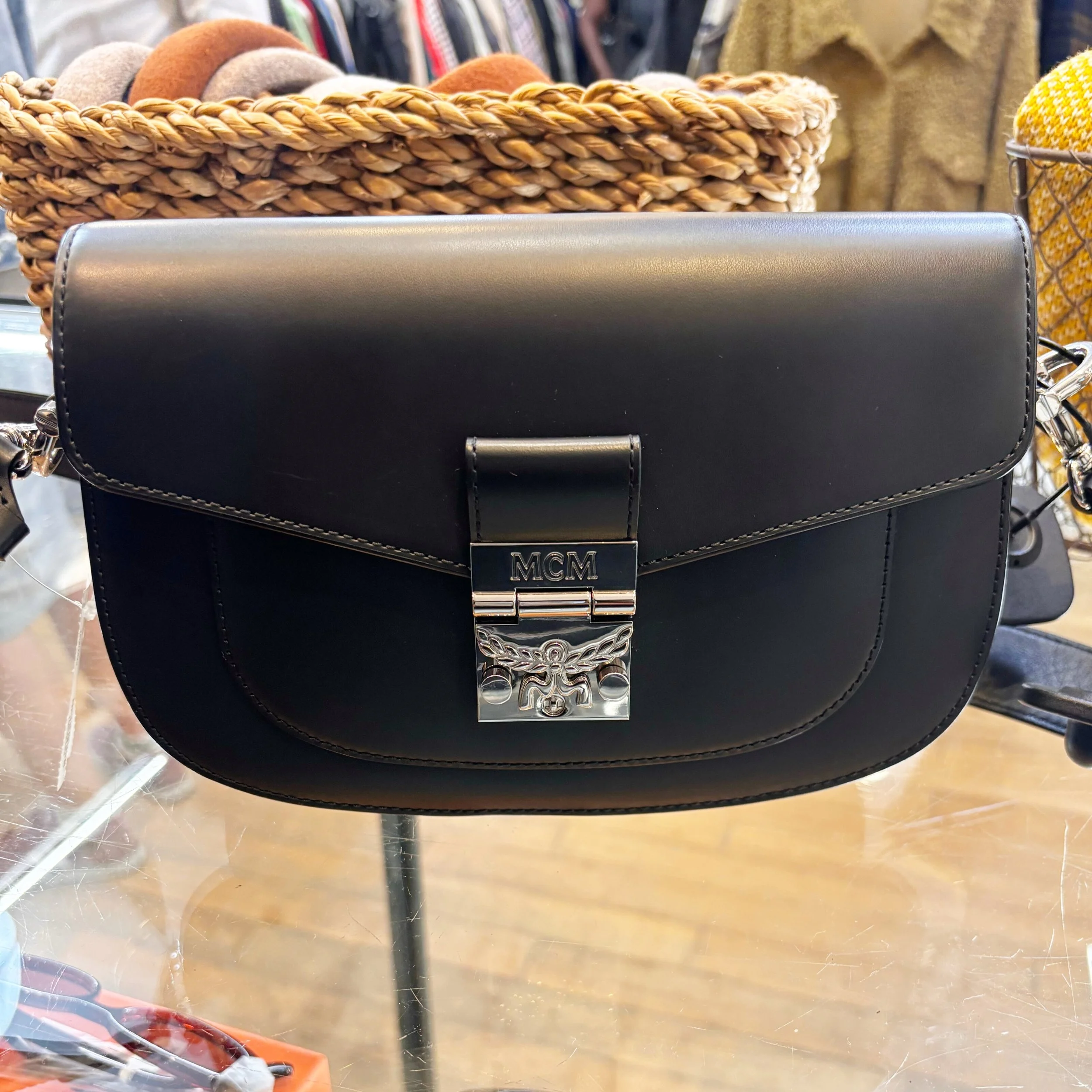 New designer find from @greenestreetchestnuthill!💫

MCM crossbody
$225.95

Call or email us for inquiries!
📞267-331-3382
📧chestnuthill@greenestreet.com