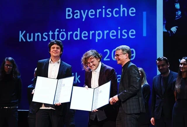 Der geilste Abschluss des Jahres! 🤘🤘🤘🤘🤘🤘
Die Vergabe des Bayrischen Kunstf&ouml;rderpreises 2019😎
🍍🍍🍍🍍🍍🍍🍍🍍🍍
DANKE M&uuml;nchen und noch viel viel weiter!

#veganmusic #vkkobeyondthepines #bayrischerkunstf&ouml;rderpreis 
#orchestra #music #orchester #Musiker #musicians