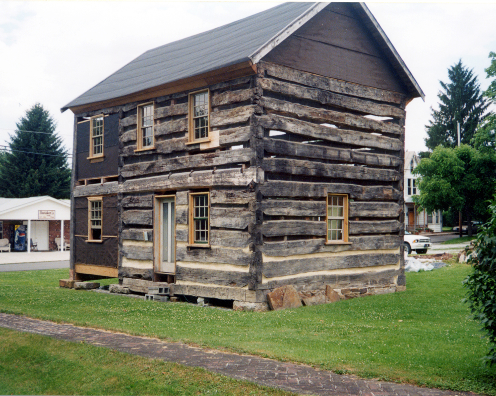 2001 june cabin front side.jpg