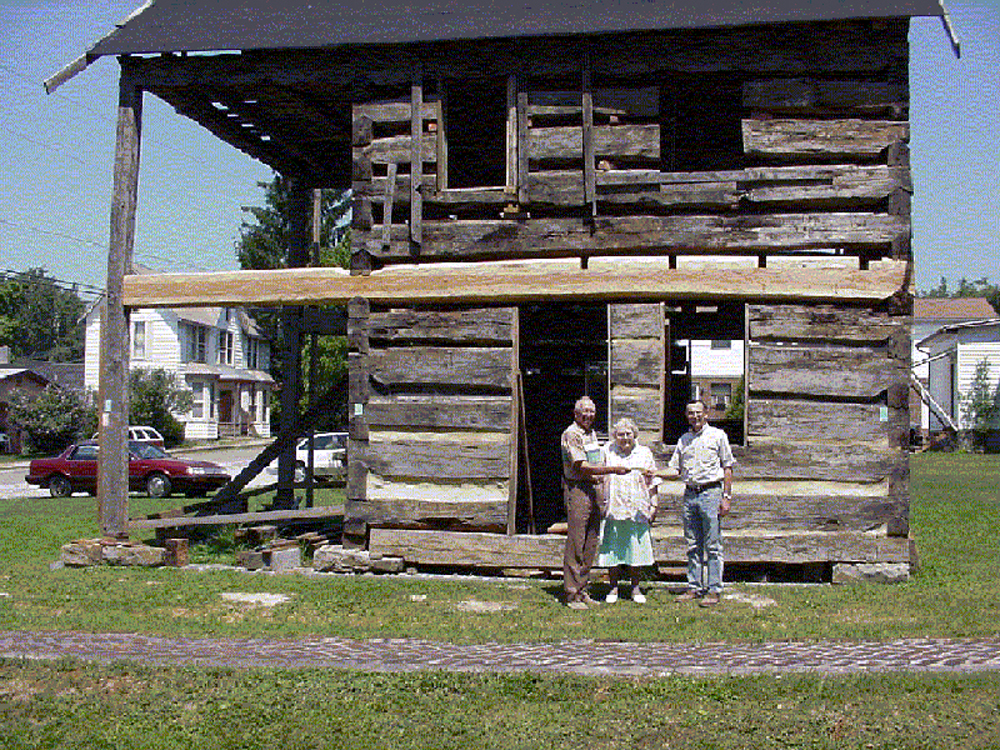 2000 -  Edgar B Stalnaker (left), Willetta Hinkle (middle)