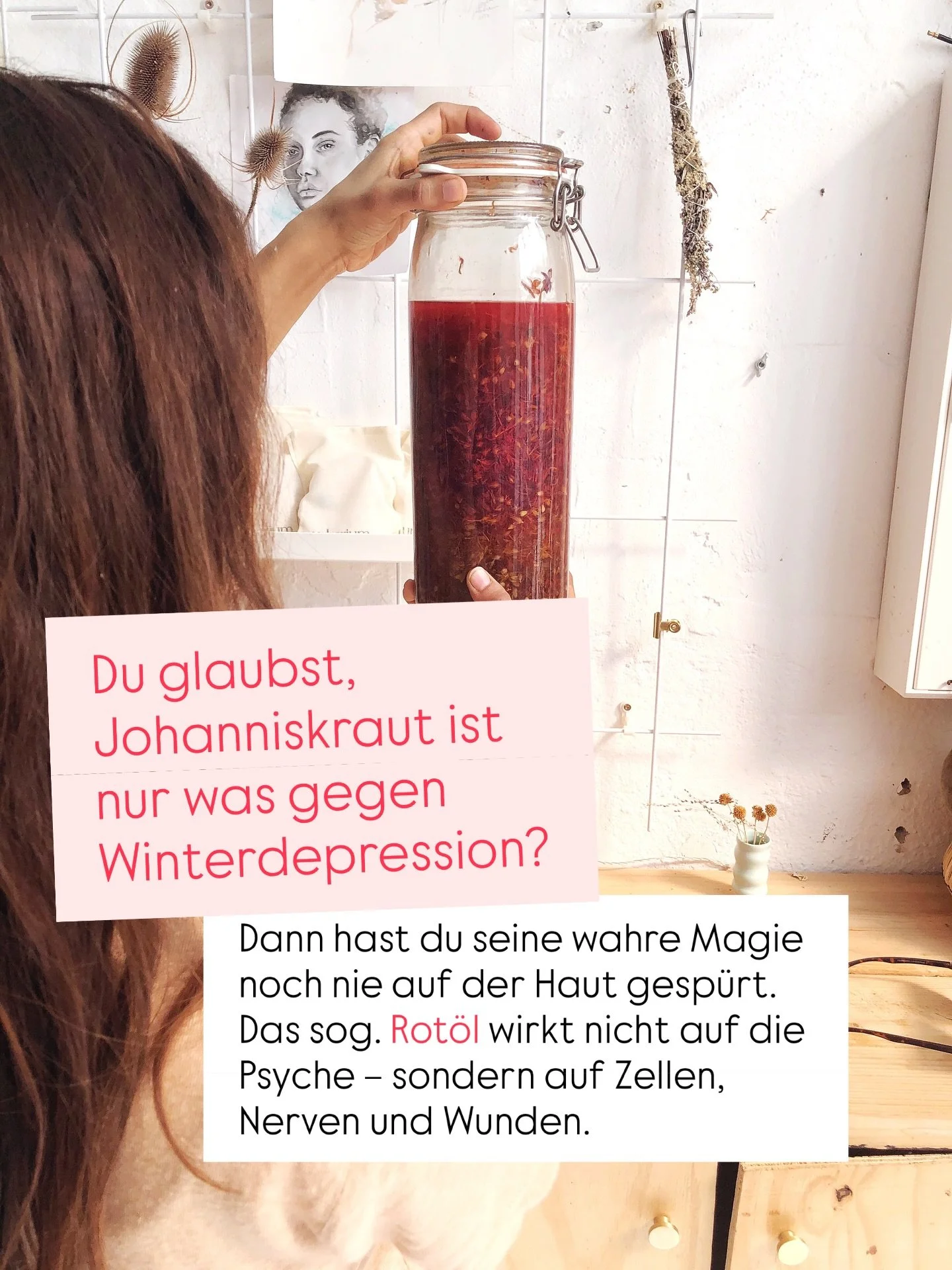 Johanniskraut hat einen ganz eigenen Charakter: kr&auml;ftig, tiefrot, untersch&auml;tzt.

Kaum eine Heilpflanze wurde so oft romantisiert &ndash; und gleichzeitig so missverstanden.

Denn nope: Johanniskraut&ouml;l (Rot&ouml;l) geh&ouml;rt nicht in 