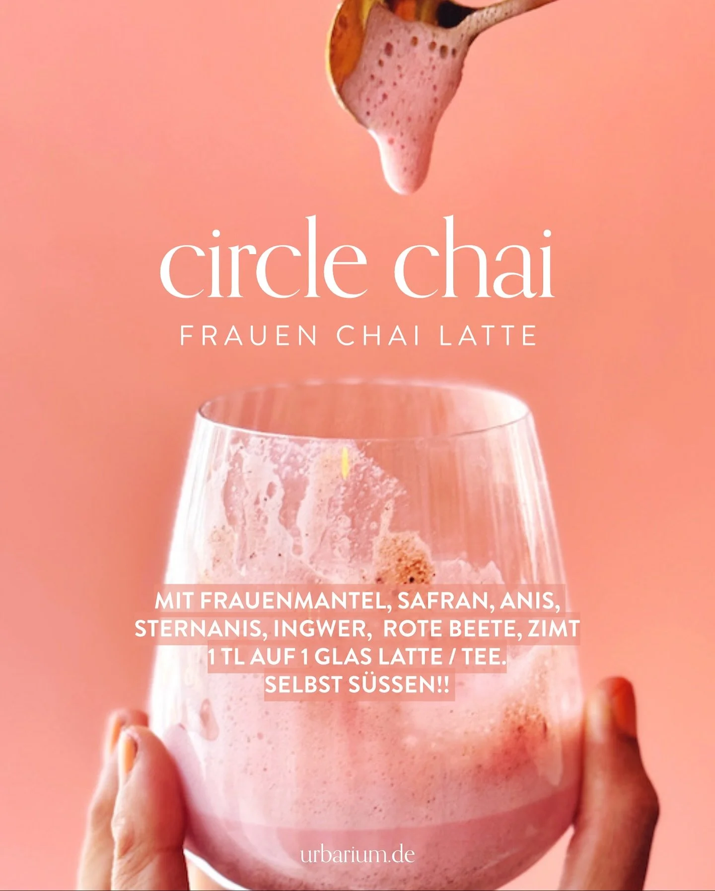 Pink Chai. 

Wie alle meine Kr&auml;uterkolpositionen aus eigenem  Bedarf heraus entstanden. 🥰

W&auml;rmend, n&auml;hrend + ausgleichend . . . Fresh aus dem Urbarium Lab &hellip; 

unser sanfter Frauen-Chai mit Ingwer, Safran, Frauenmantel und n&au