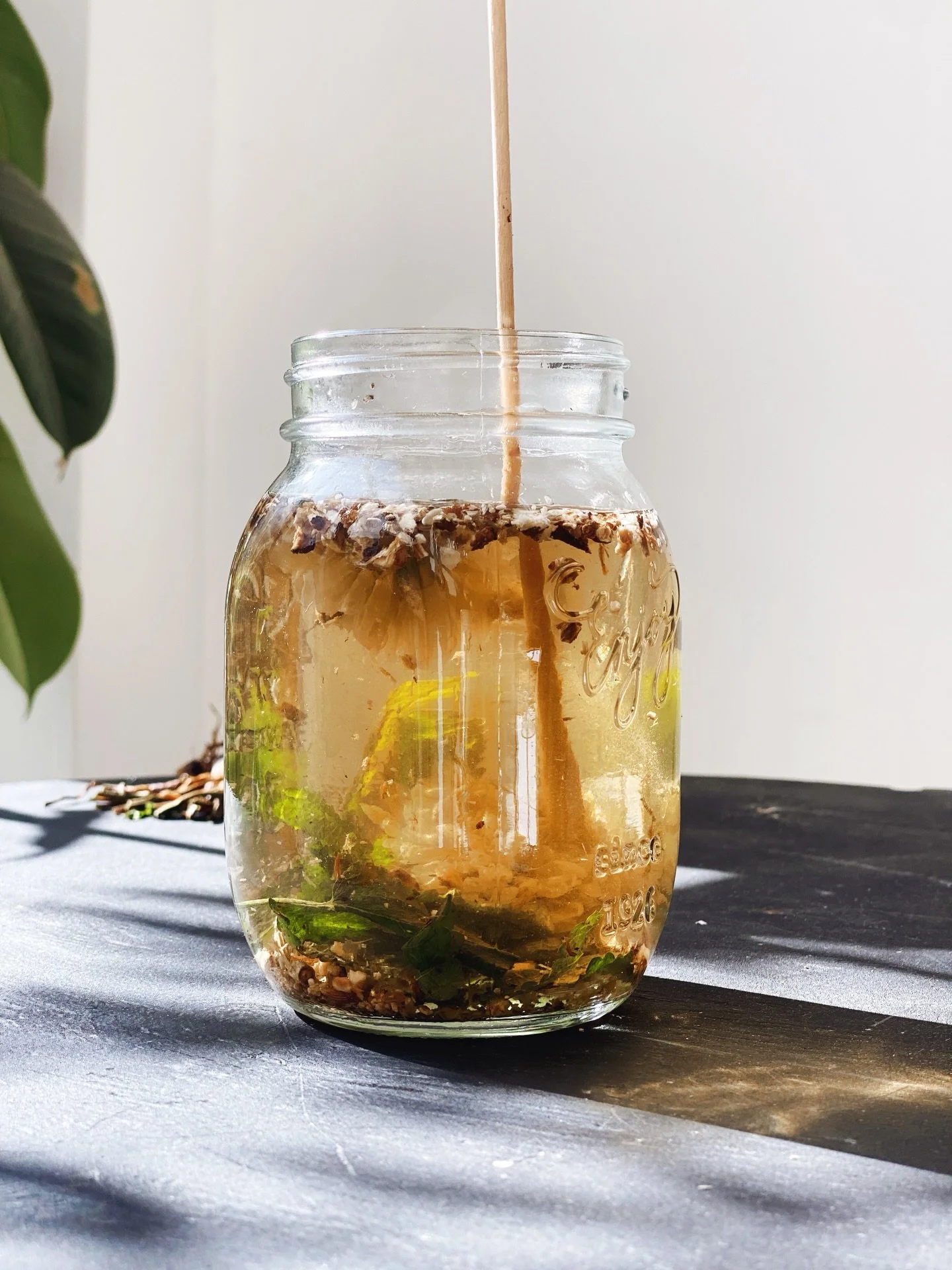 Pause.
And drink tea.

Bis zum 17.12. verschicken wir noch.

Danach bis nach Weihnachten Versandpause.

Diese Woche bin ich vor Ort mo, mi-fr.

Peace. 

⭐️