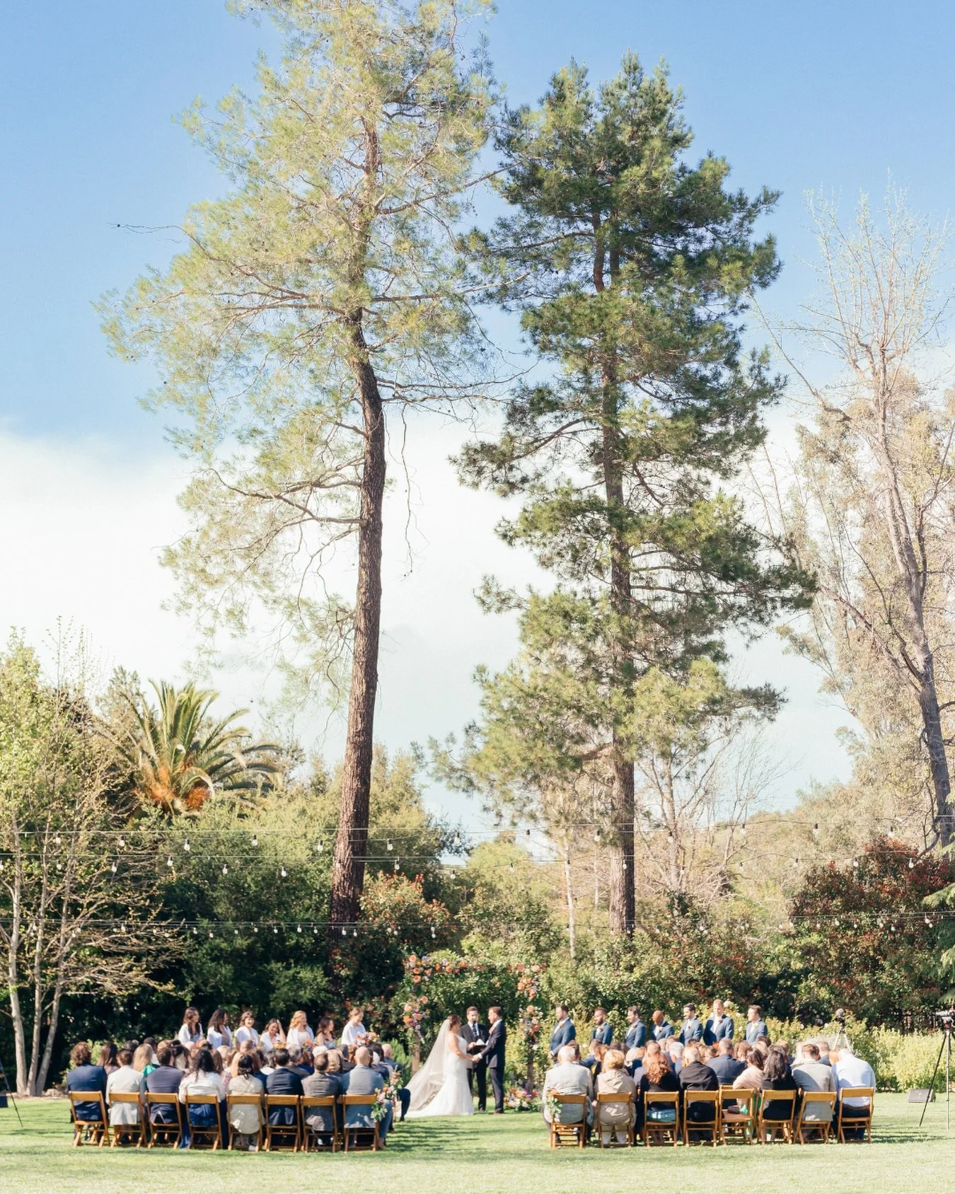 For the bride who wants something that feels effortless, but unforgettable.✨

Photographer: Sara Knobel @saraknobelphoto 
#malibuweddings #californiaweddingvenue #weddinginspo  #weddingplanning #romanticwedding