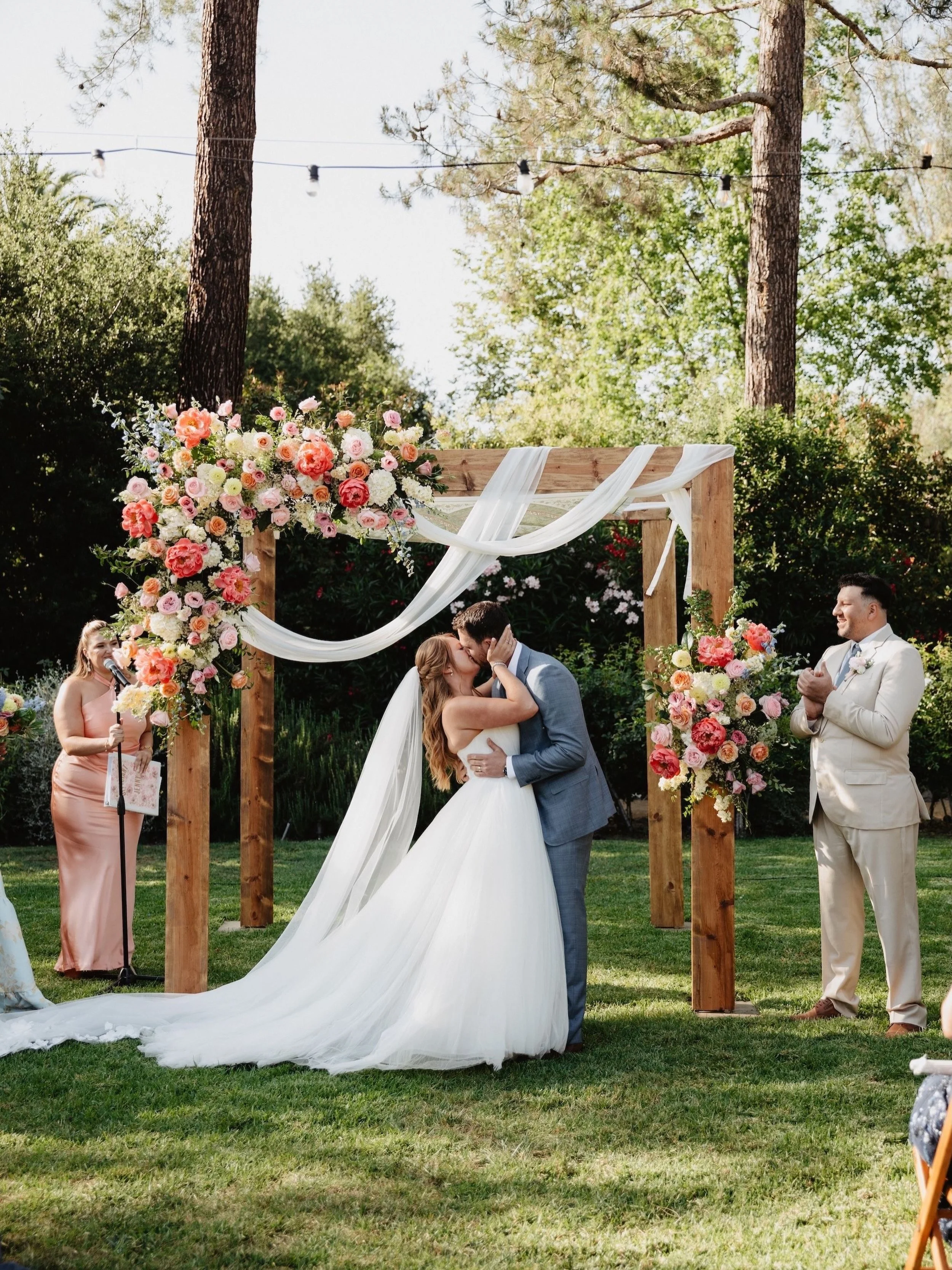 Trying to decide between an outdoor or indoor wedding?

At The Lodge, you don&rsquo;t have to choose, each space offers a completely different feel, while still flowing seamlessly together.

We&rsquo;re sharing what to consider (and why couples love 