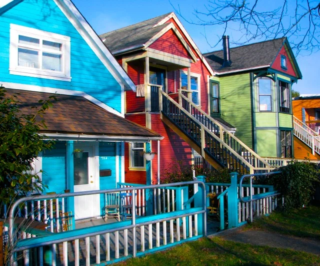 ALL THE PRETTY HOUSES