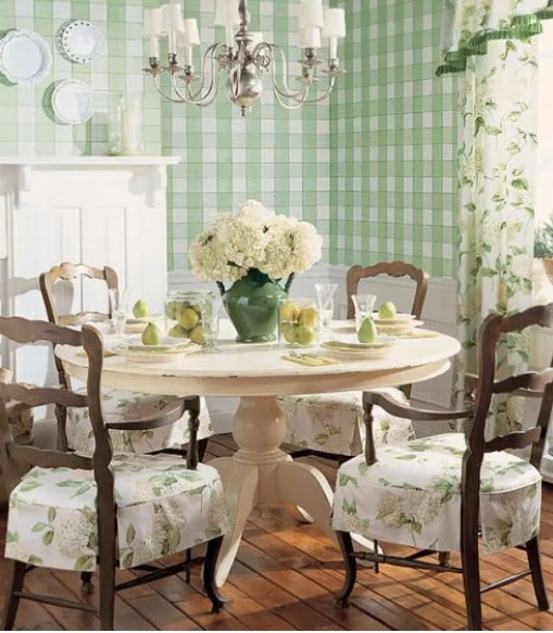 chalk painted table.jpg