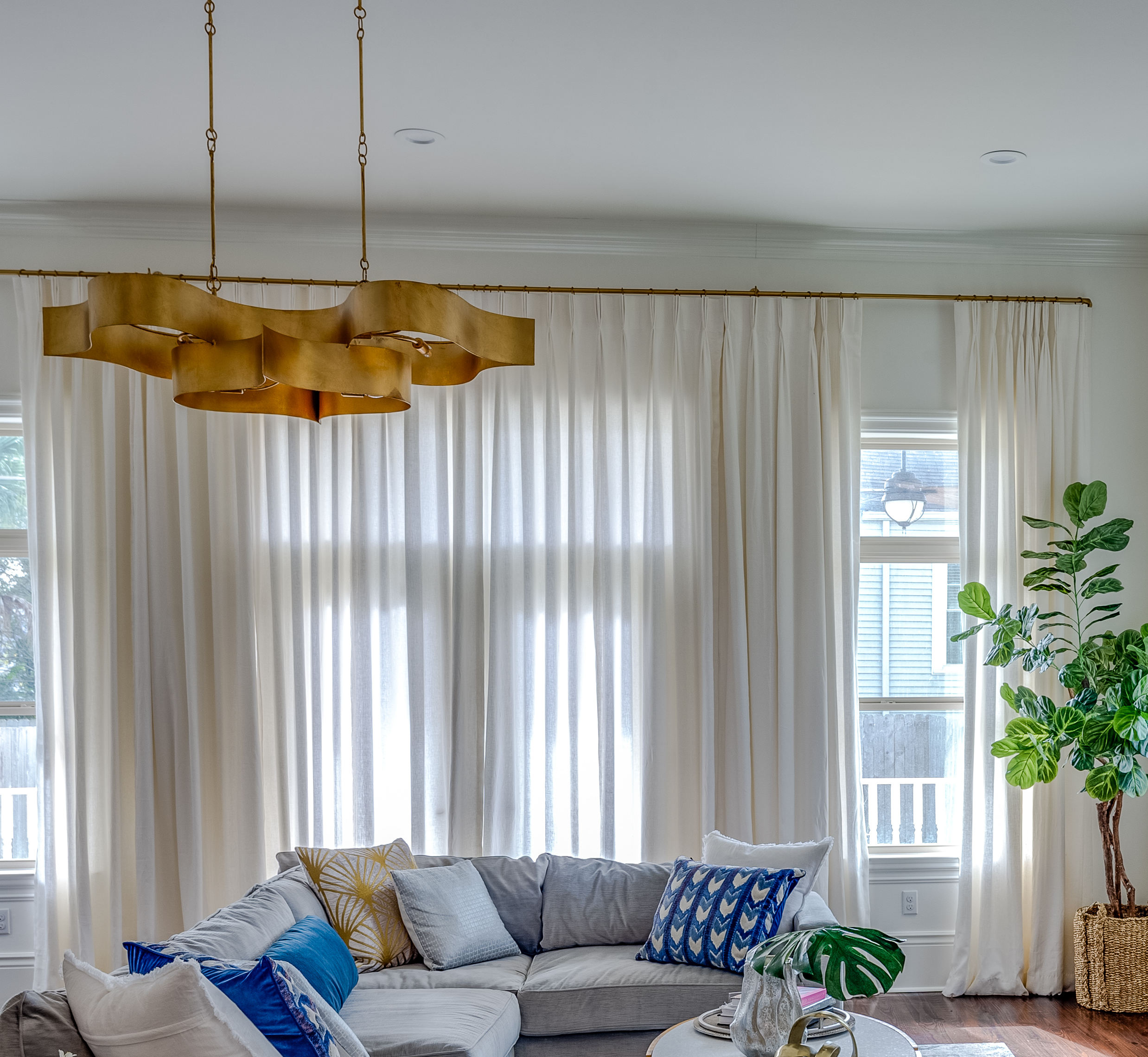modern living room chandelier metairie luxury interior design khb interiors