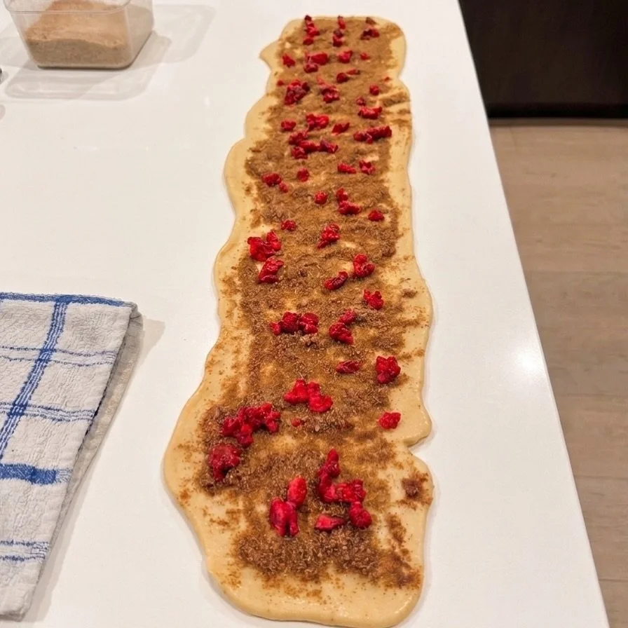 You know the bonus perk of hiring a private chef for dinner?

I&rsquo;m already in your kitchen. So I can stock your fridge with breakfast, cold-pressed juices, protein balls, and whatever else you need for the week. The experience doesn&rsquo;t end 