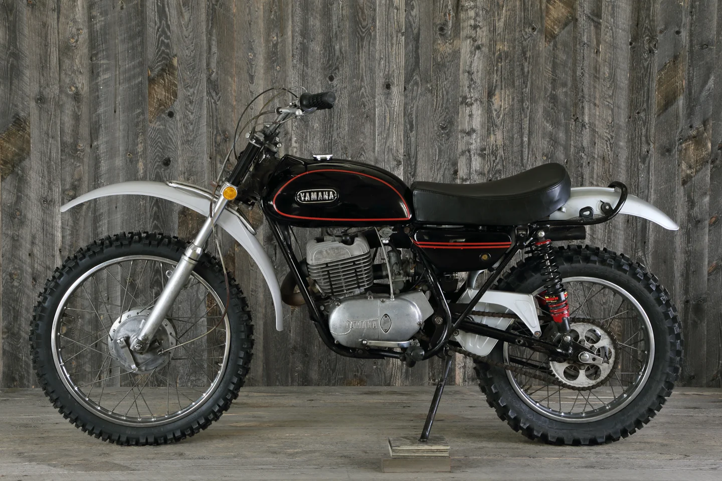 1971 YAMAHA RT1 2.JPG