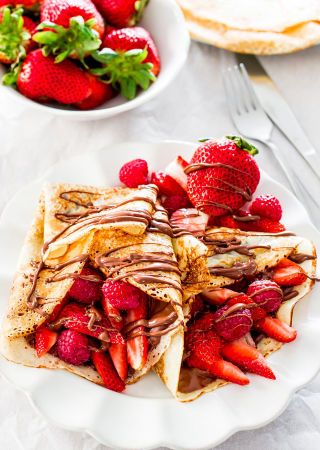 37ef31f84c67436bb2b54fd3cd38b0ce--french-dessert-recipes-nutella-crepes.jpg