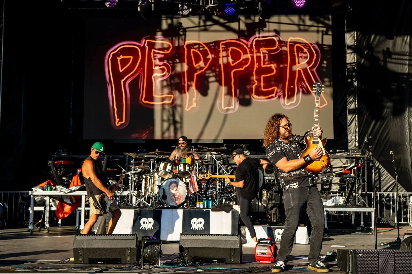 Thank you @brighterdazefest! 

📸 @mikedenim 
.
.
@pepperlive #brighterdazefest #renomusic #pepperlive #livemusicphoto #livemusicphotos #livemusicphotography #gibsonguitar #guitarists #guitarplayers #livemusicrocks #livemusicisbetter #musiciandaily #