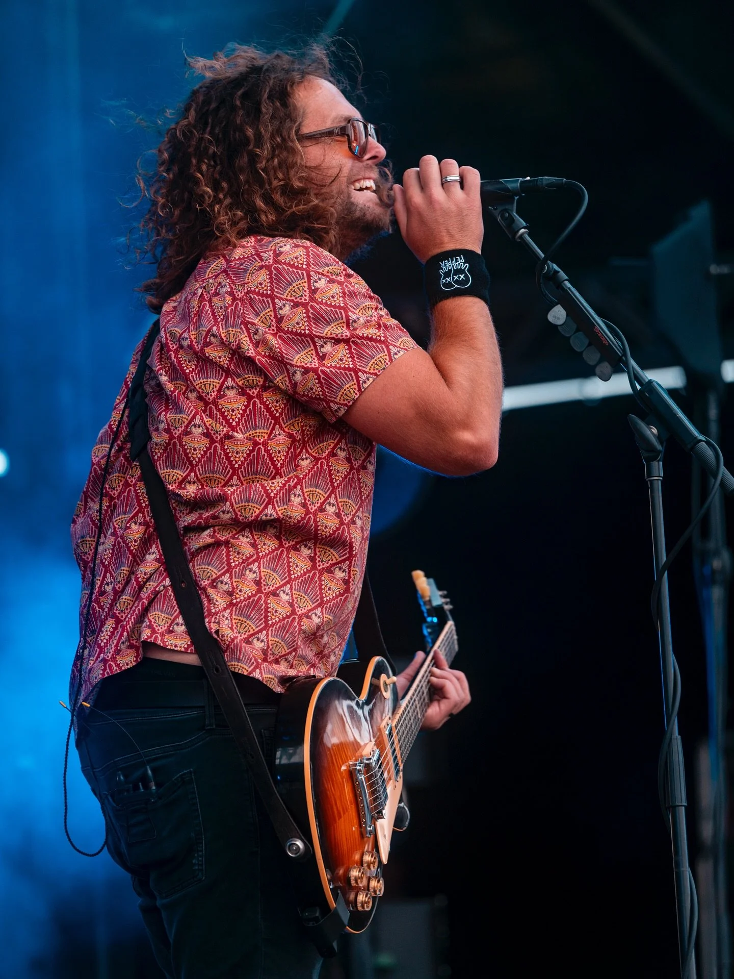 Short, sweet, and full of HEAT 🔥 
Thanks @reggaeriseup_oregon 🥰

📸 @mikedenim
